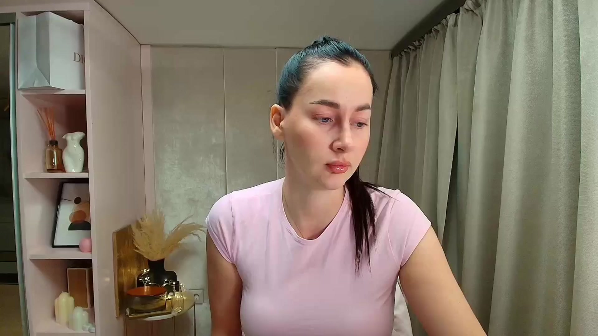 Gallery image thumbnail from Queen_Dasha's myfreecams stream on, 03/19/2026, 22:04 image 2 of 20