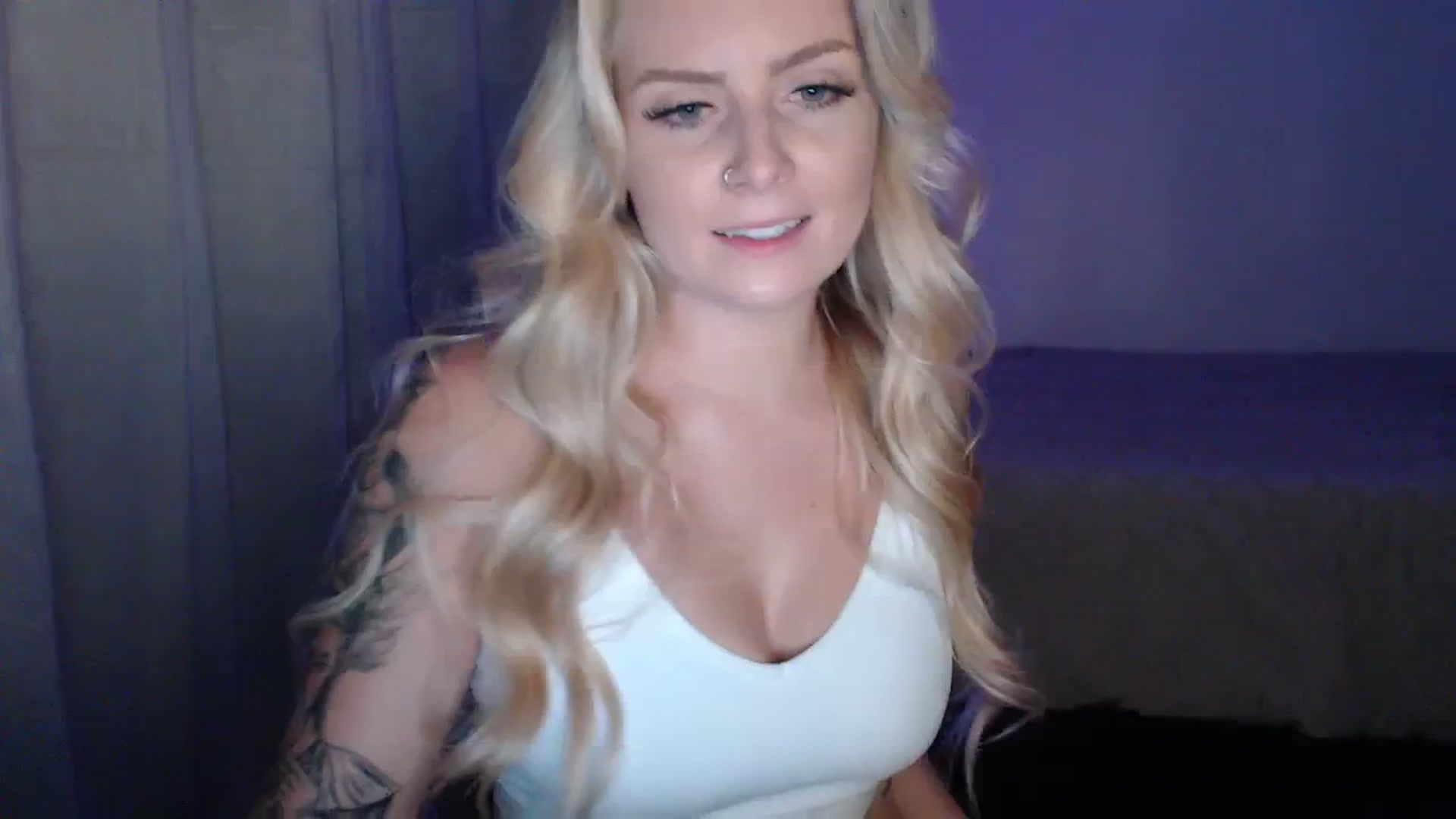 Gallery image thumbnail from Queen_Kendall's myfreecams stream on, 08/09/2023, 01:13 image 2 of 20