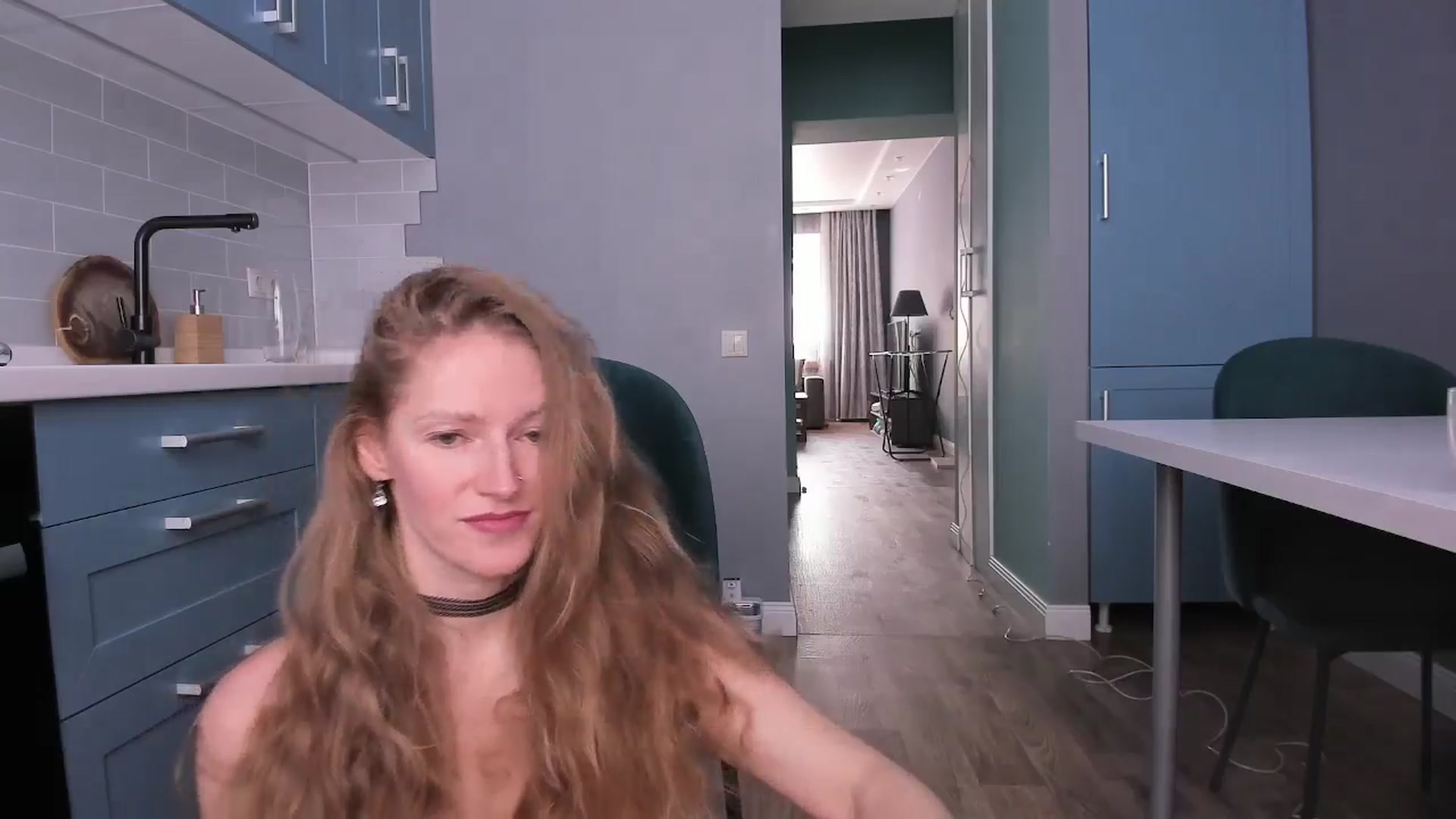 Gallery image thumbnail from Queen__Diana's myfreecams stream on, 03/25/2026, 04:45 image 17 of 20