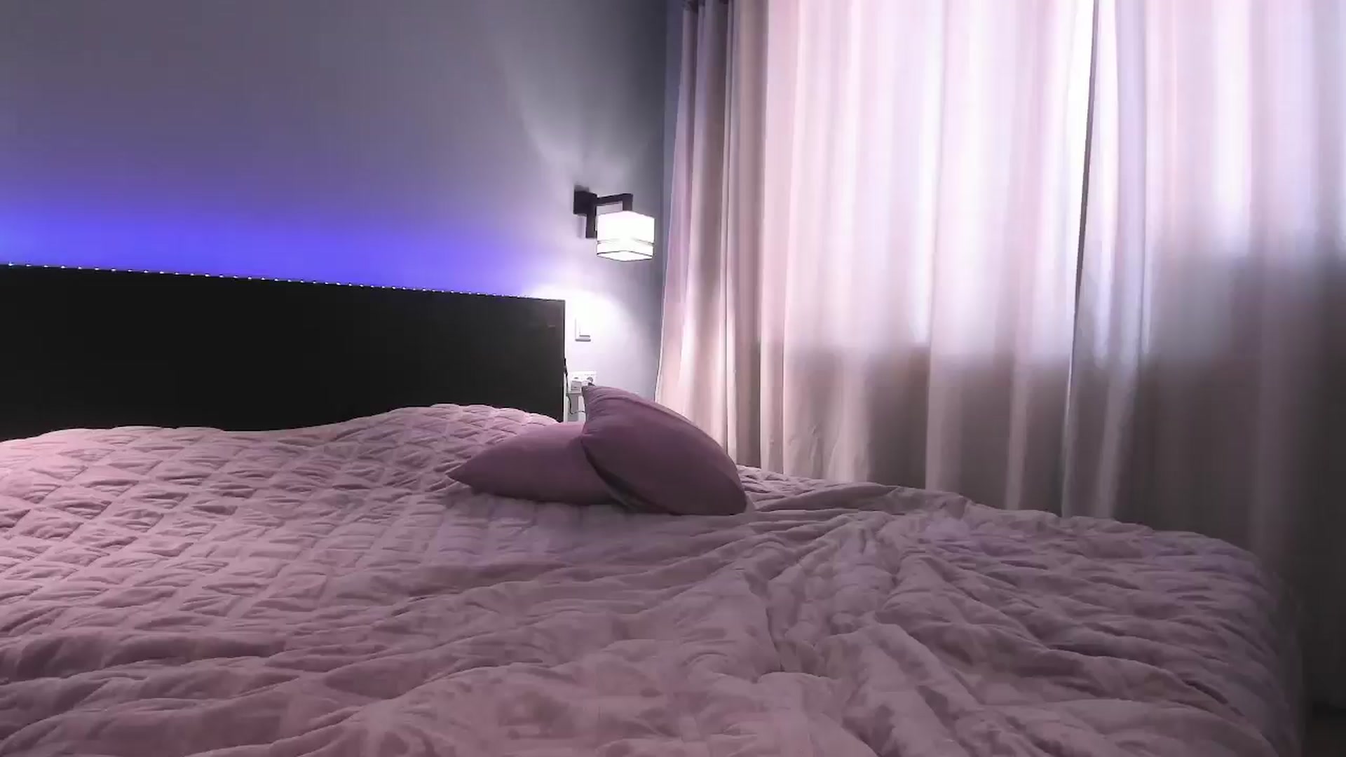 Gallery image thumbnail from Queen__Diana's myfreecams stream on, 04/09/2026, 07:41 image 9 of 20