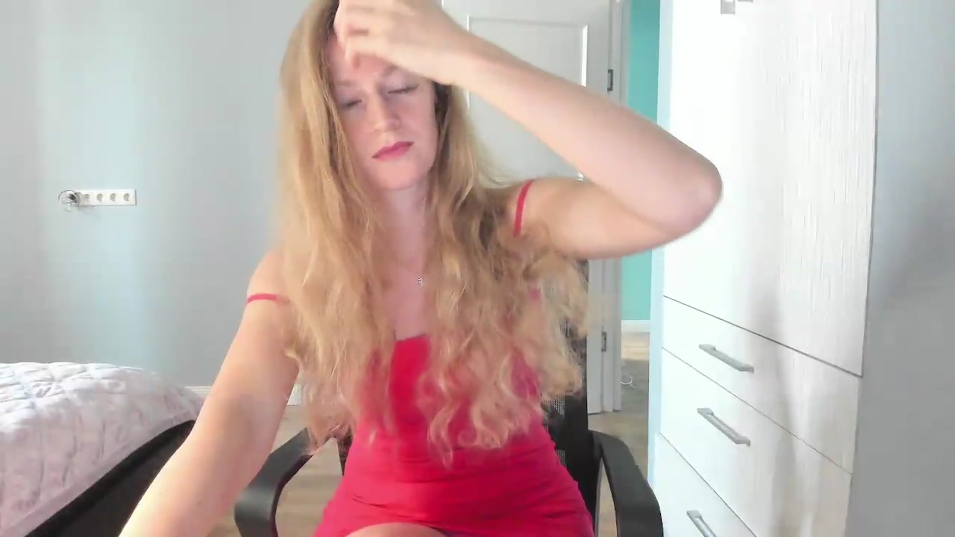 Gallery image thumbnail from Queen__Diana's myfreecams stream on, 06/11/2026, 05:27 image 11 of 20