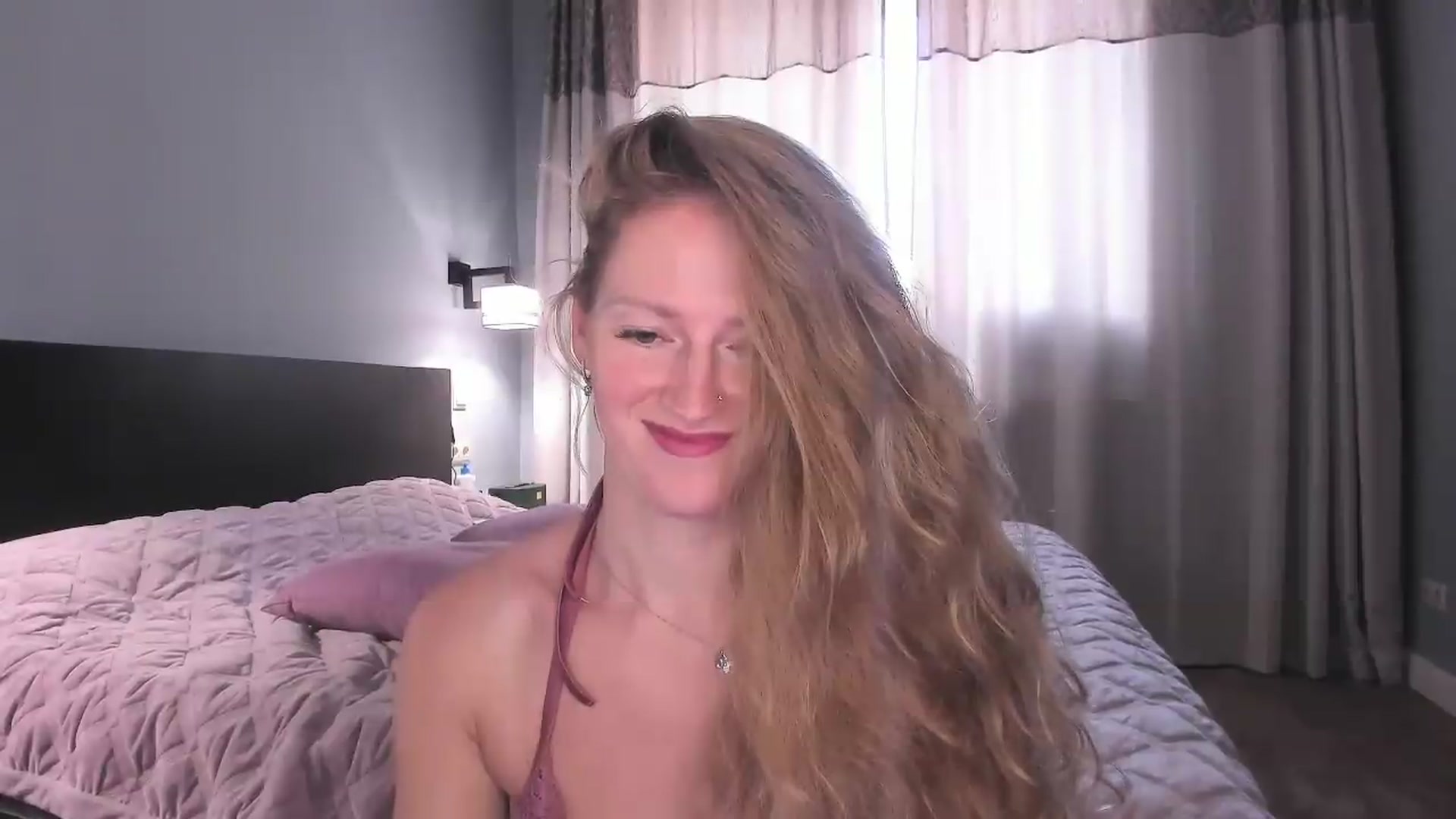 Gallery image thumbnail from Queen__Diana's myfreecams stream on, 06/12/2026, 07:55 image 4 of 20