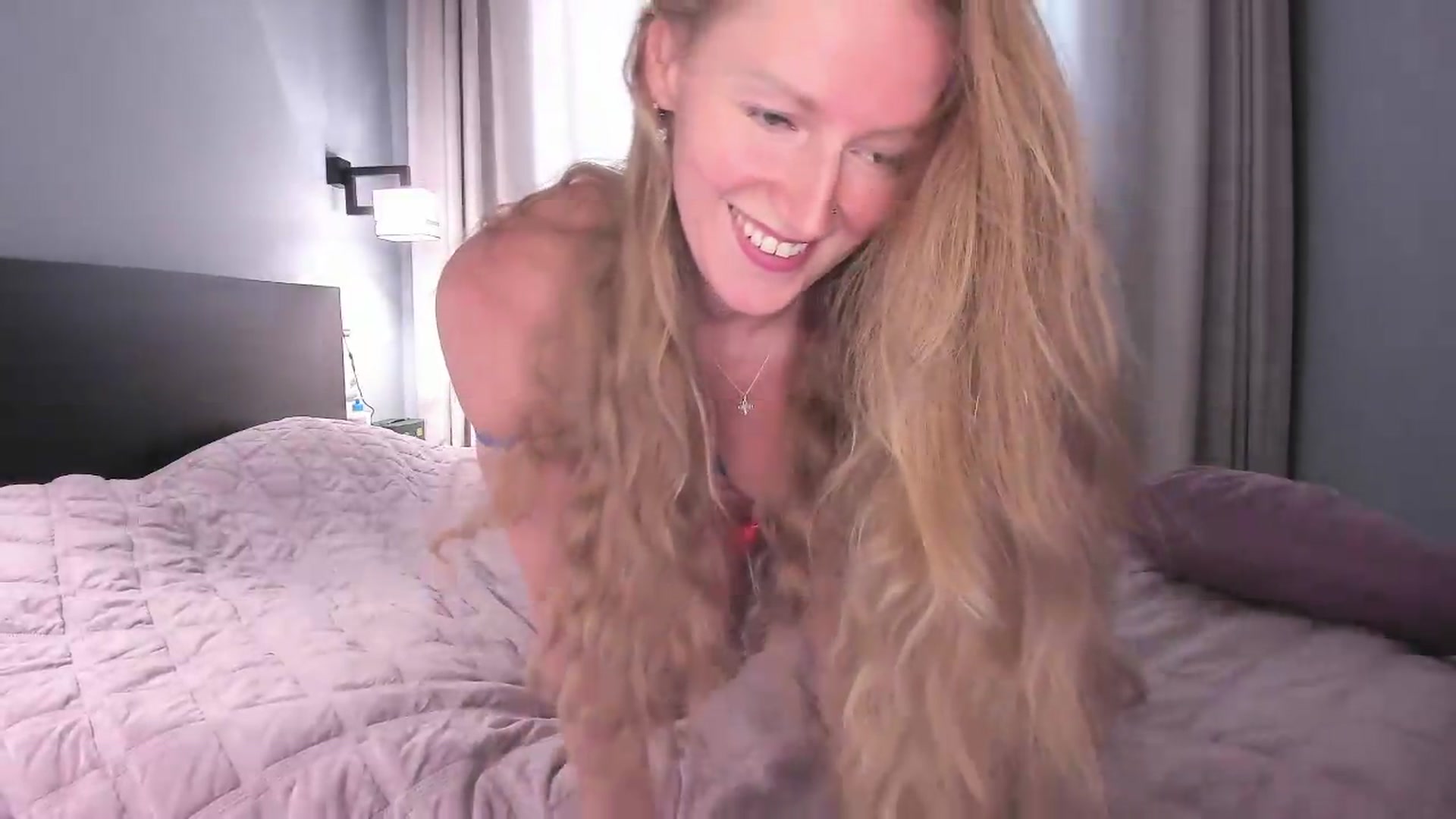 Gallery image thumbnail from Queen__Diana's myfreecams stream on, 06/19/2026, 06:43 image 14 of 20