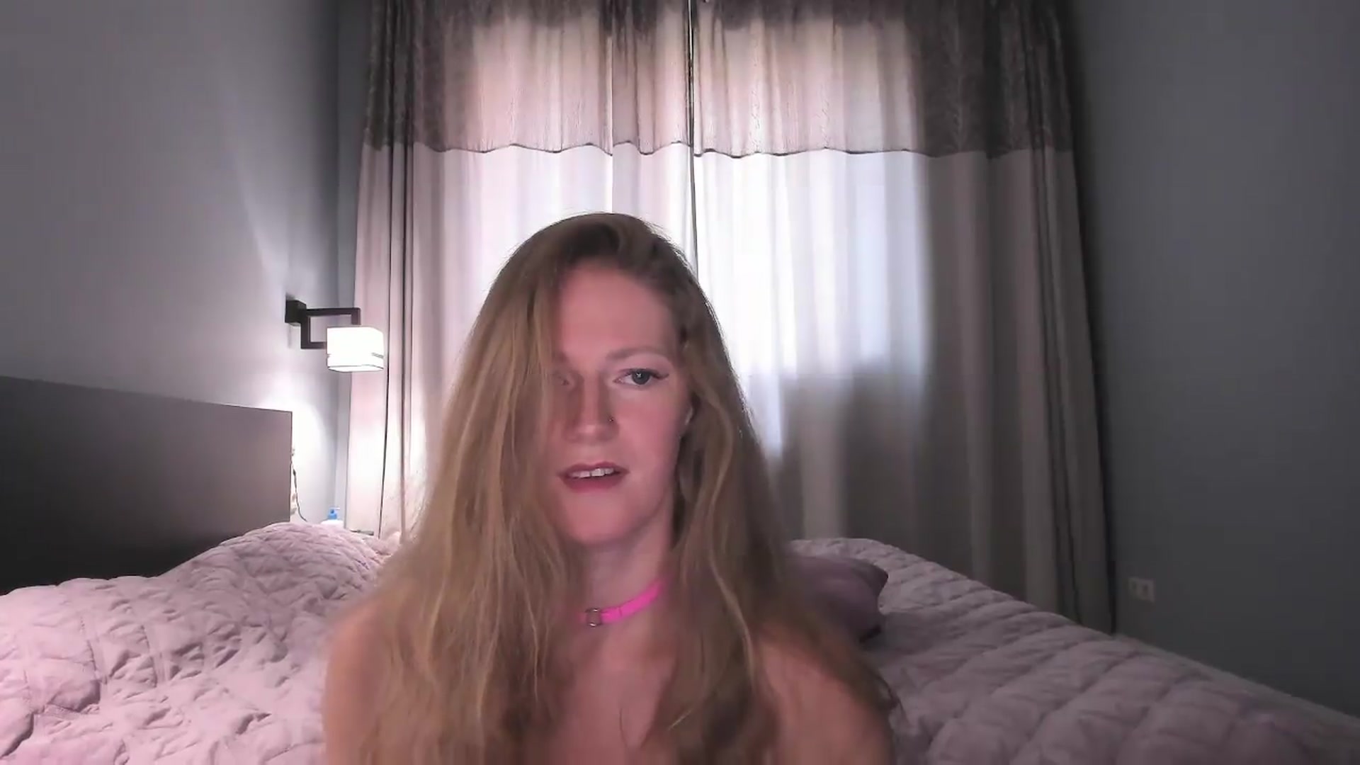 Gallery image thumbnail from Queen__Diana's myfreecams stream on, 06/21/2026, 07:07 image 17 of 20