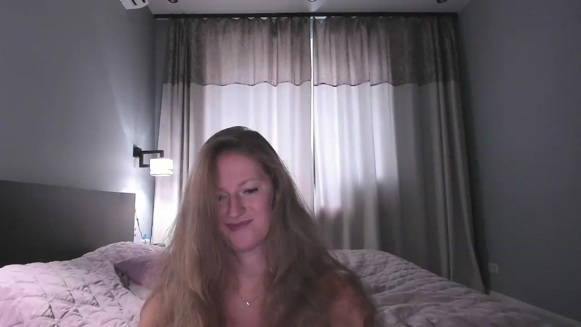 Gallery image thumbnail from Queen__Diana's myfreecams stream on, 07/11/2026, 07:47 image 4 of 20
