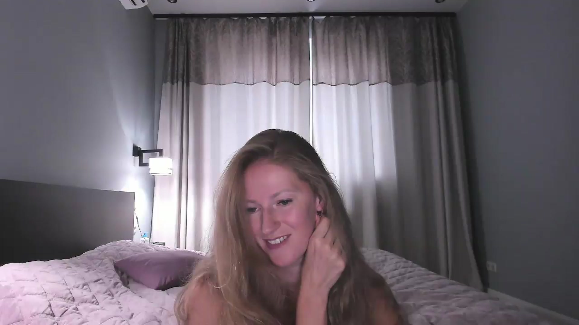 Gallery image thumbnail from Queen__Diana's myfreecams stream on, 07/11/2026, 07:47 image 6 of 20
