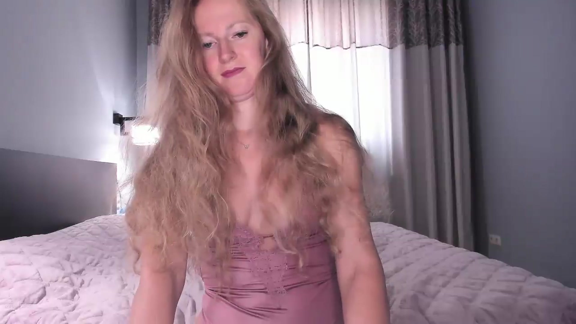 Gallery image thumbnail from Queen__Diana's myfreecams stream on, 07/19/2026, 07:53 image 4 of 20