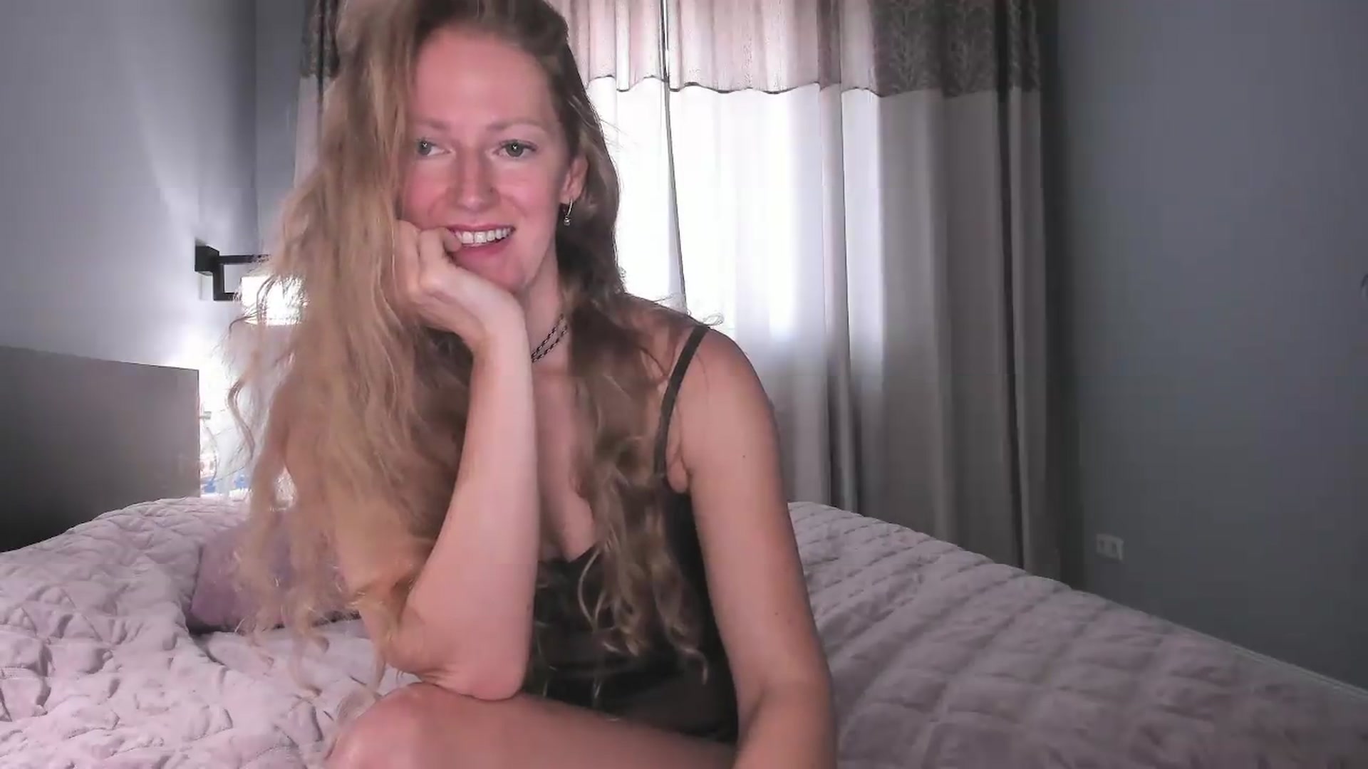 Gallery image thumbnail from Queen__Diana's myfreecams stream on, 08/03/2026, 05:02 image 4 of 20