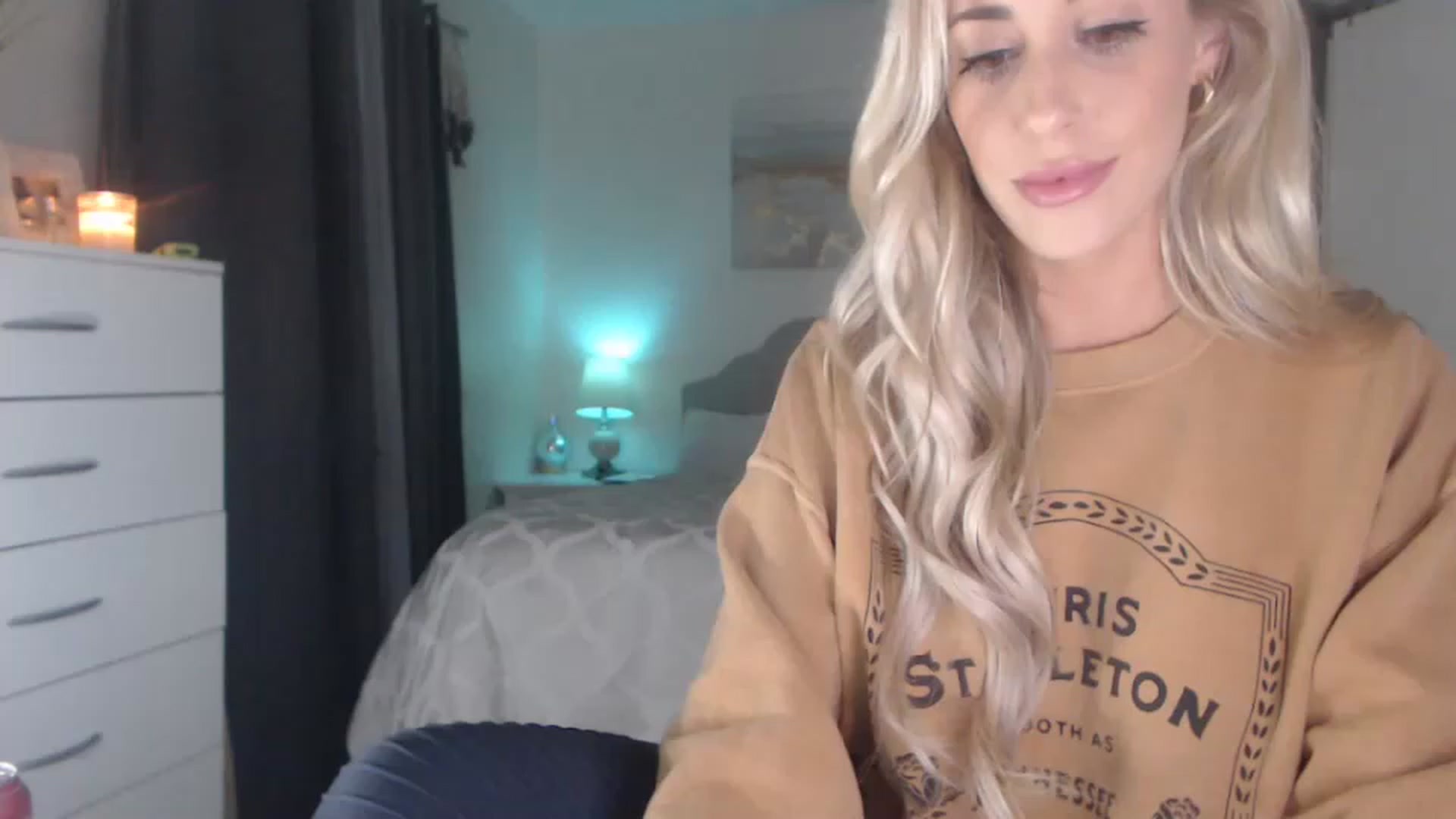 Gallery image thumbnail from Queen_bambii's myfreecams stream on, 11/16/2022, 08:38 image 11 of 20