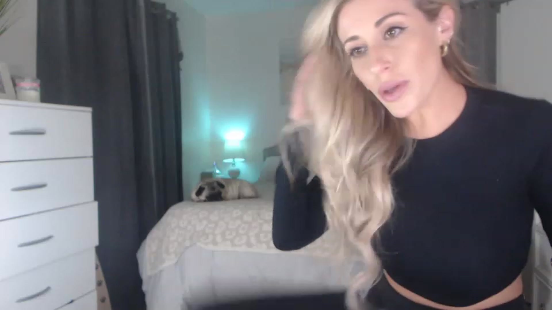 Gallery image thumbnail from Queen_bambii's myfreecams stream on, 11/22/2022, 07:37 image 7 of 20
