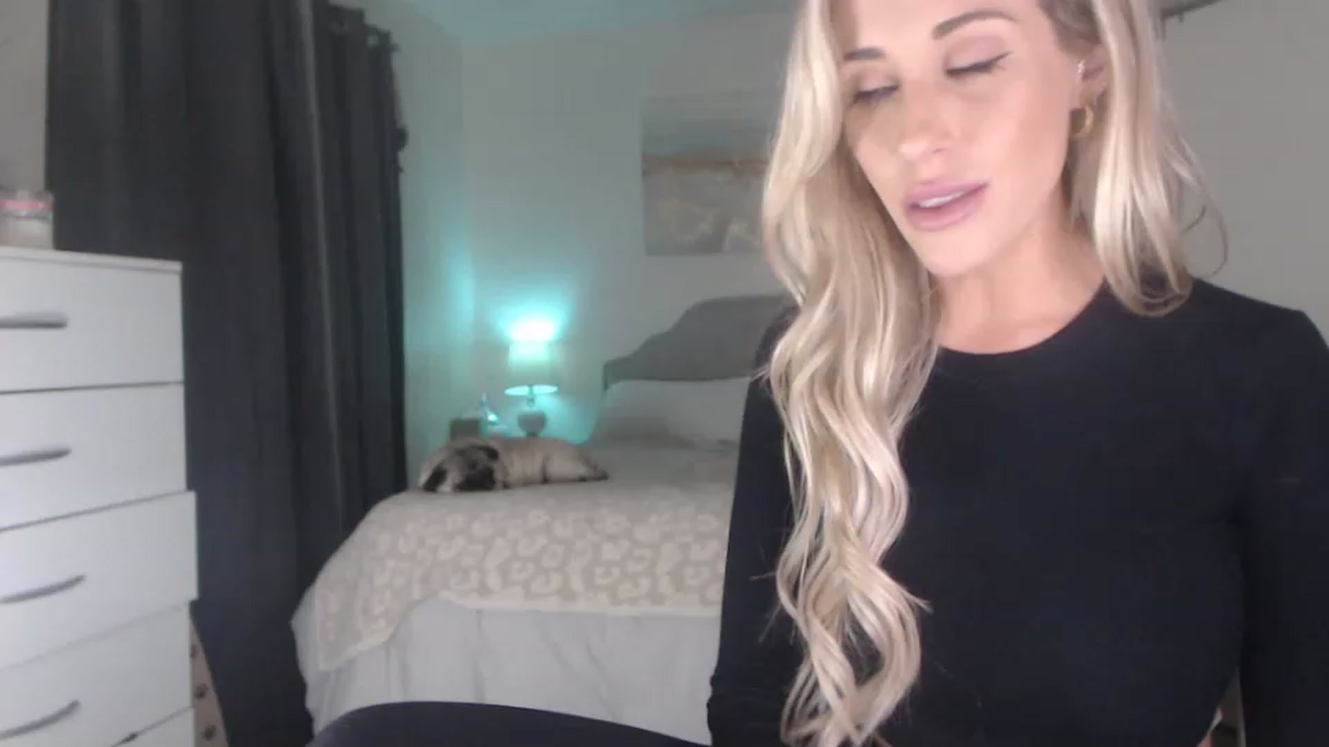 Gallery image thumbnail from Queen_bambii's myfreecams stream on, 11/22/2022, 07:37 image 14 of 20