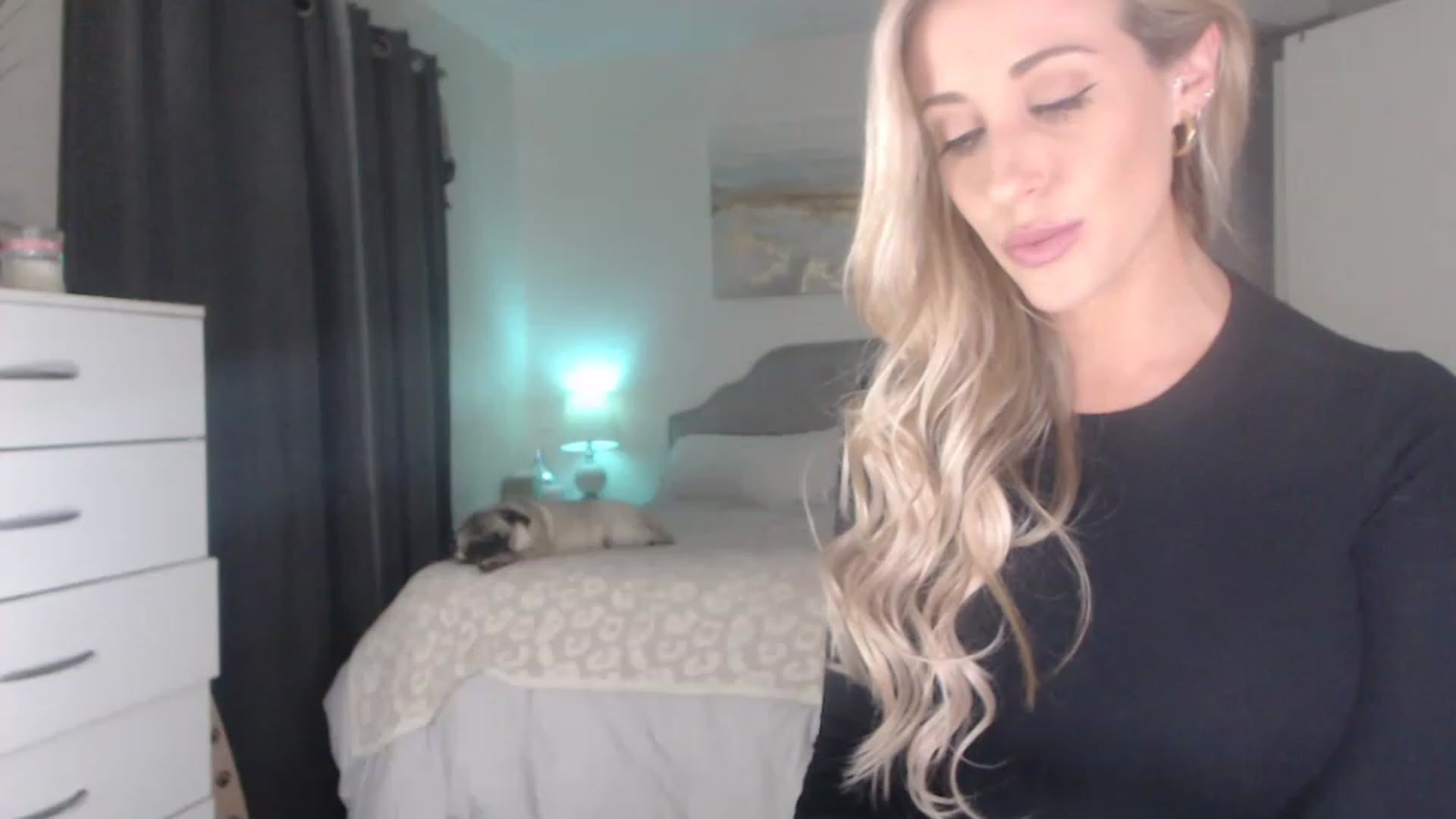 Gallery image thumbnail from Queen_bambii's myfreecams stream on, 11/22/2022, 07:37 image 18 of 20