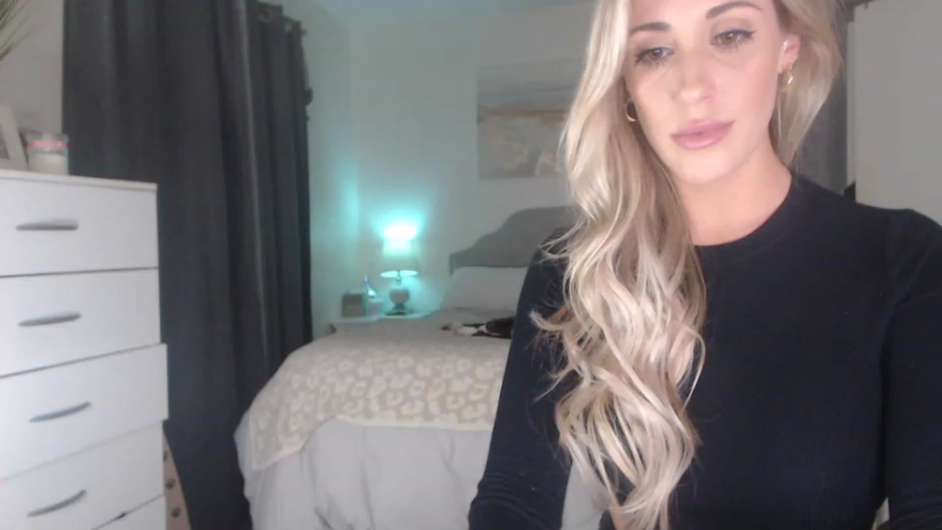 Gallery image thumbnail from Queen_bambii's myfreecams stream on, 11/22/2022, 07:37 image 6 of 20
