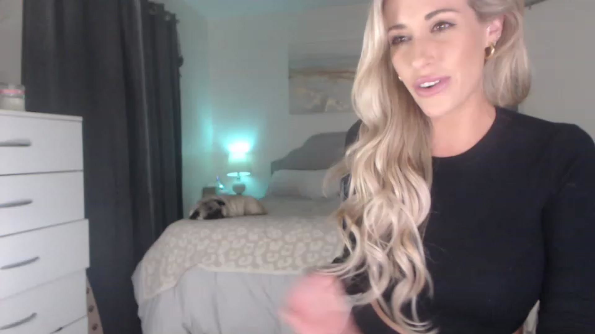 Gallery image thumbnail from Queen_bambii's myfreecams stream on, 11/22/2022, 07:37 image 12 of 20