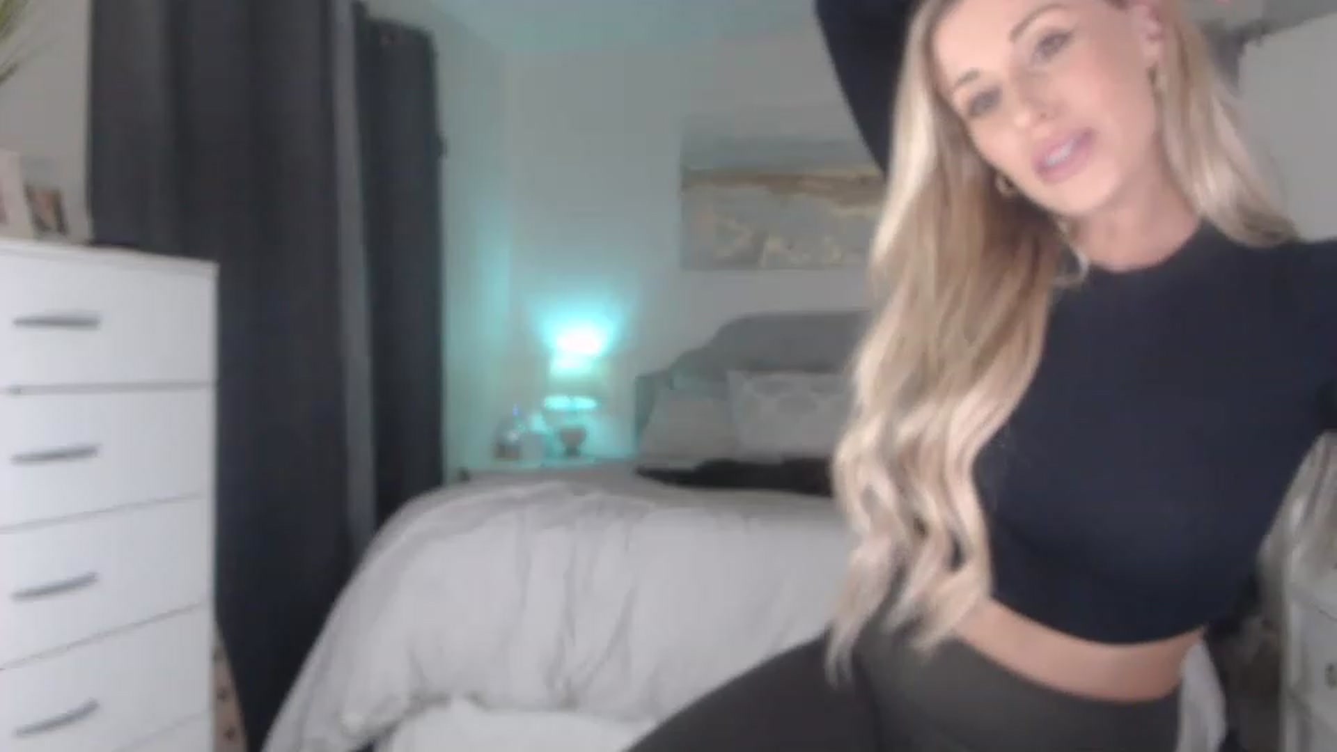 Gallery image thumbnail from Queen_bambii's myfreecams stream on, 12/03/2022, 07:00 image 12 of 20
