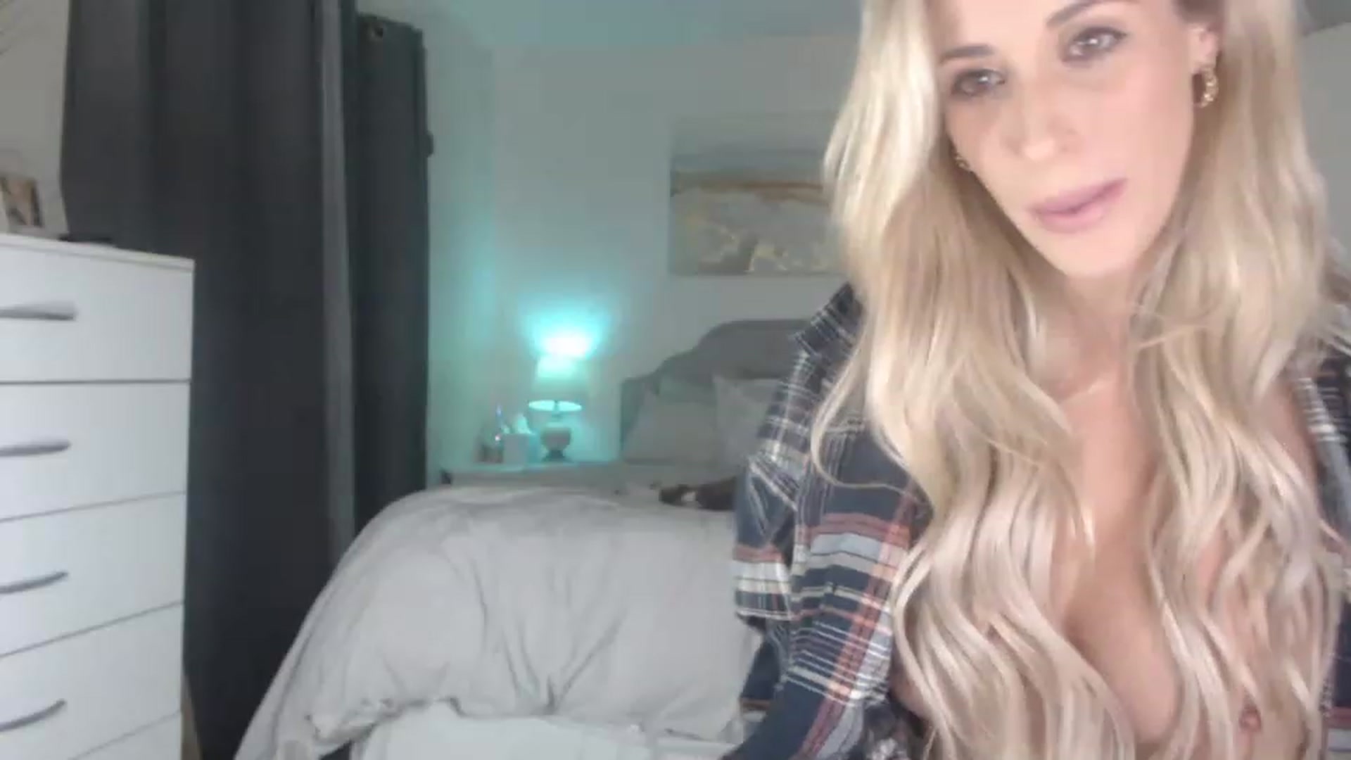 Gallery image thumbnail from Queen_bambii's myfreecams stream on, 12/03/2022, 08:36 image 3 of 20