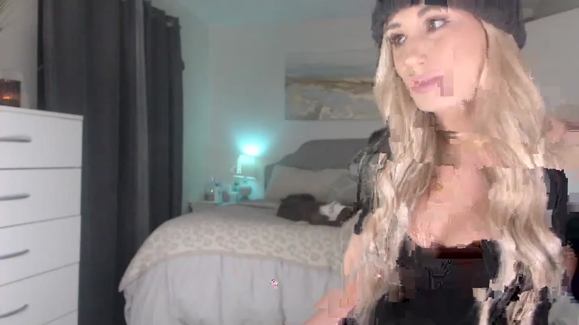 Gallery image thumbnail from Queen_bambii's myfreecams stream on, 12/09/2022, 04:31 image 5 of 20