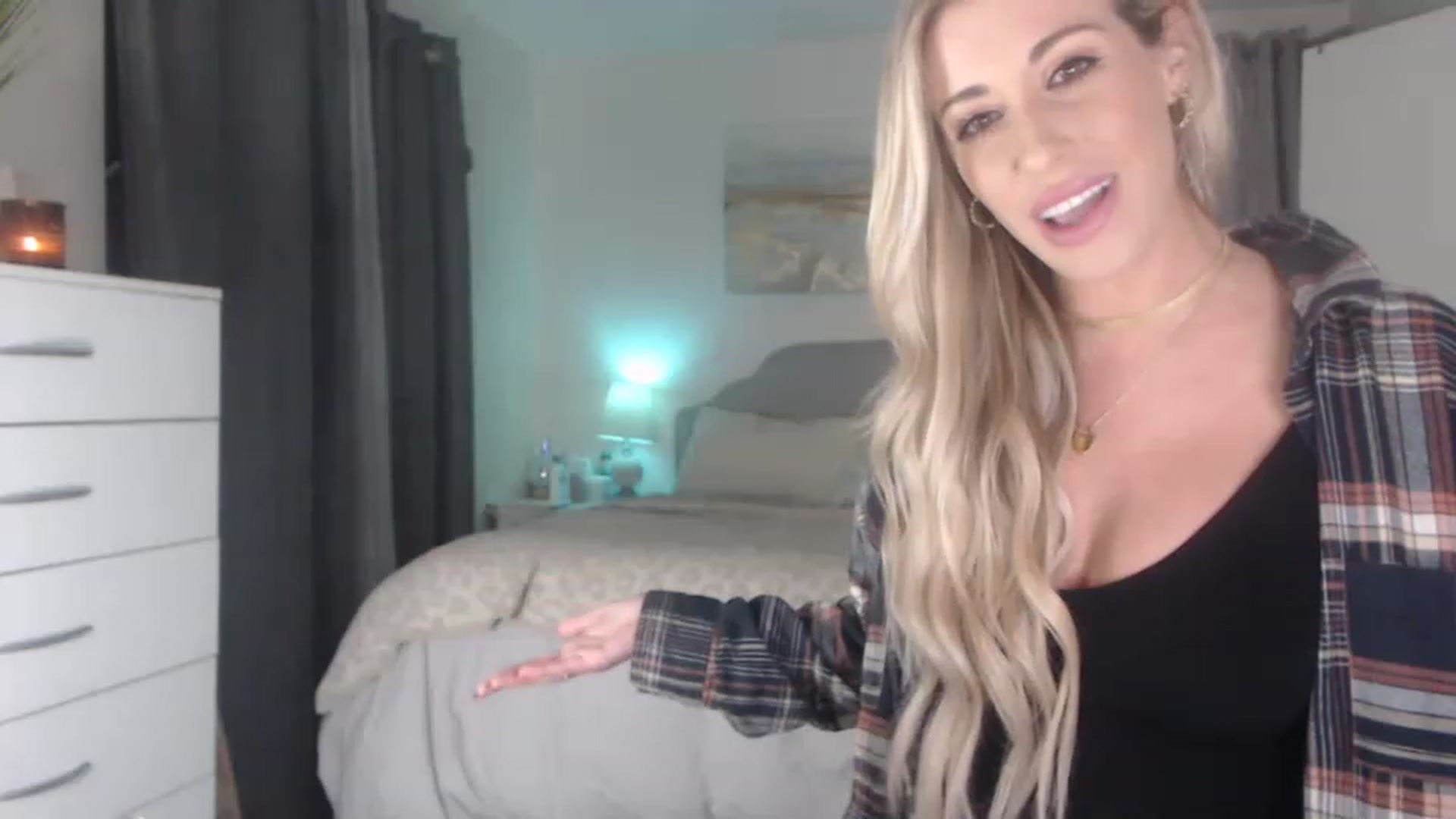 Gallery image thumbnail from Queen_bambii's myfreecams stream on, 12/09/2022, 07:13 image 17 of 20