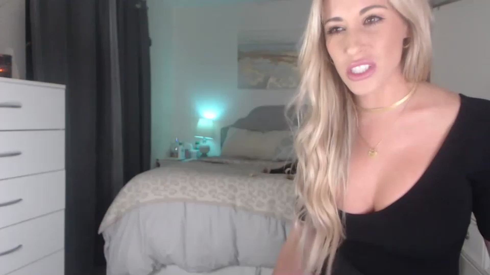 Gallery image thumbnail from Queen_bambii's myfreecams stream on, 12/09/2022, 07:13 image 6 of 20