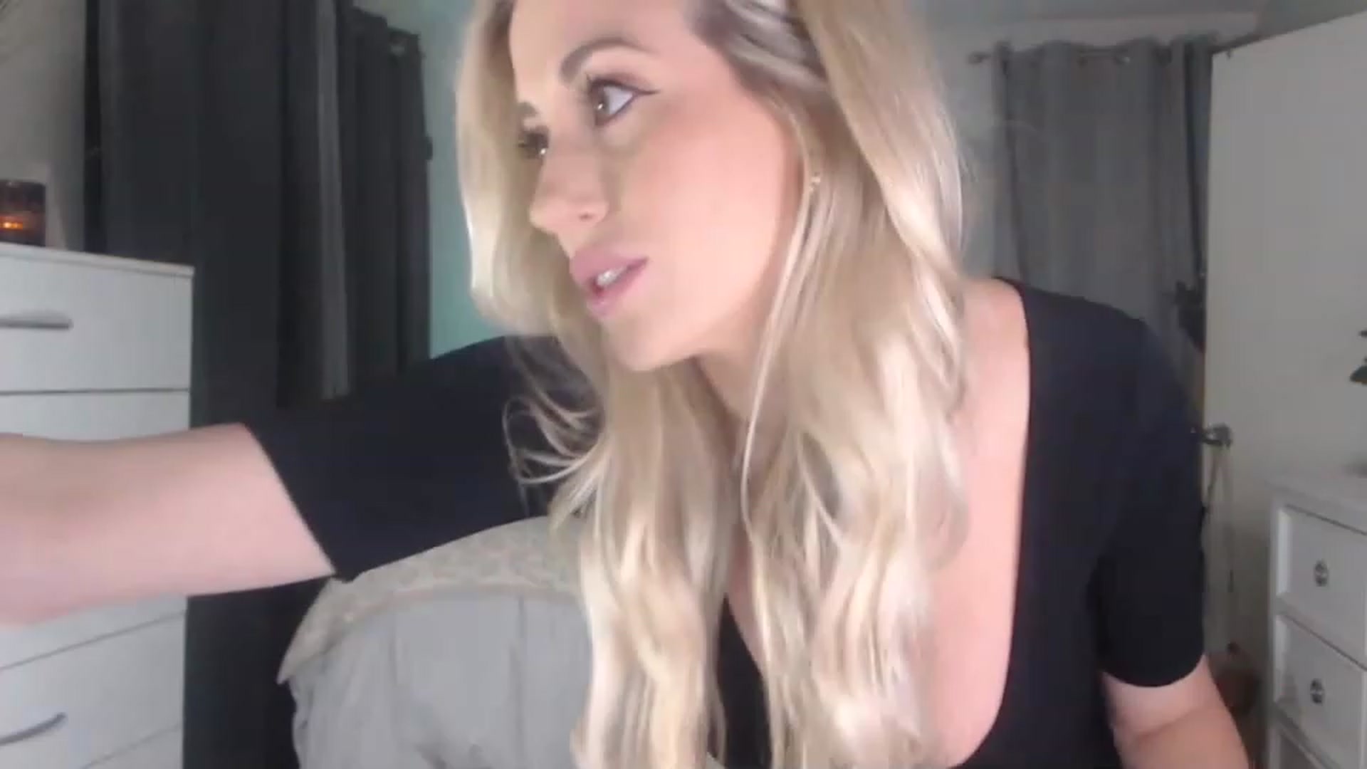 Gallery image thumbnail from Queen_bambii's myfreecams stream on, 12/09/2022, 07:13 image 1 of 20