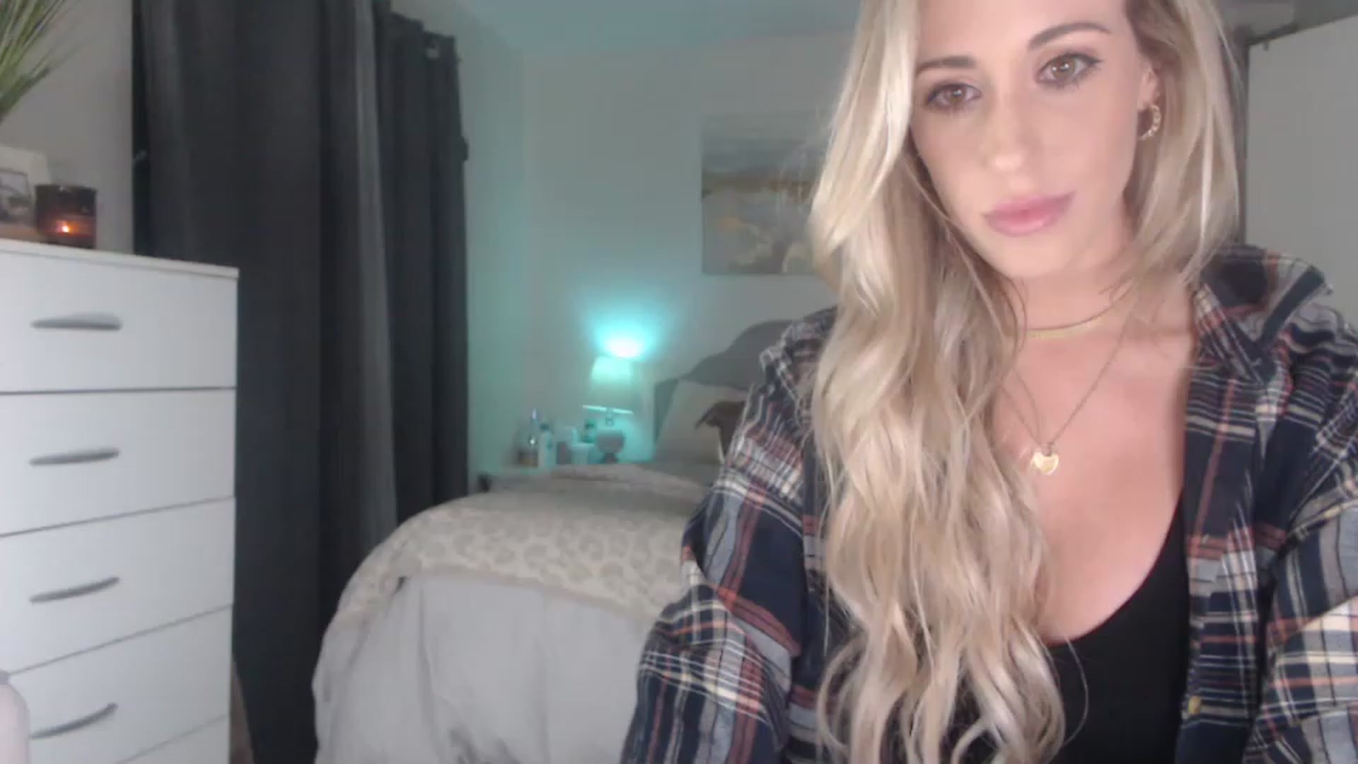 Gallery image thumbnail from Queen_bambii's myfreecams stream on, 12/09/2022, 07:53 image 1 of 20