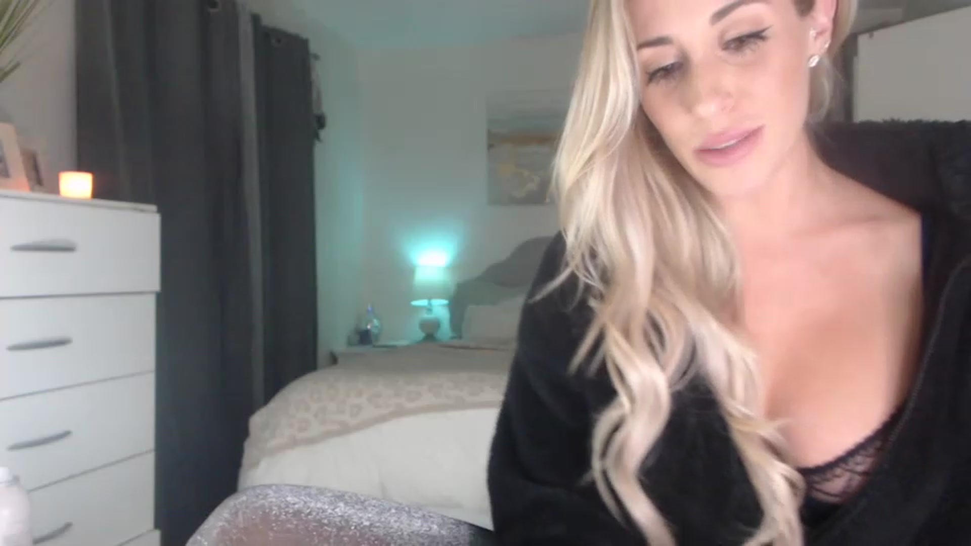 Gallery image thumbnail from Queen_bambii's myfreecams stream on, 12/24/2022, 08:37 image 5 of 20