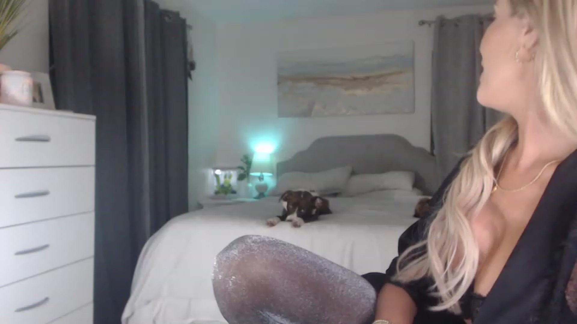 Gallery image thumbnail from Queen_bambii's myfreecams stream on, 01/04/2023, 08:38 image 18 of 20