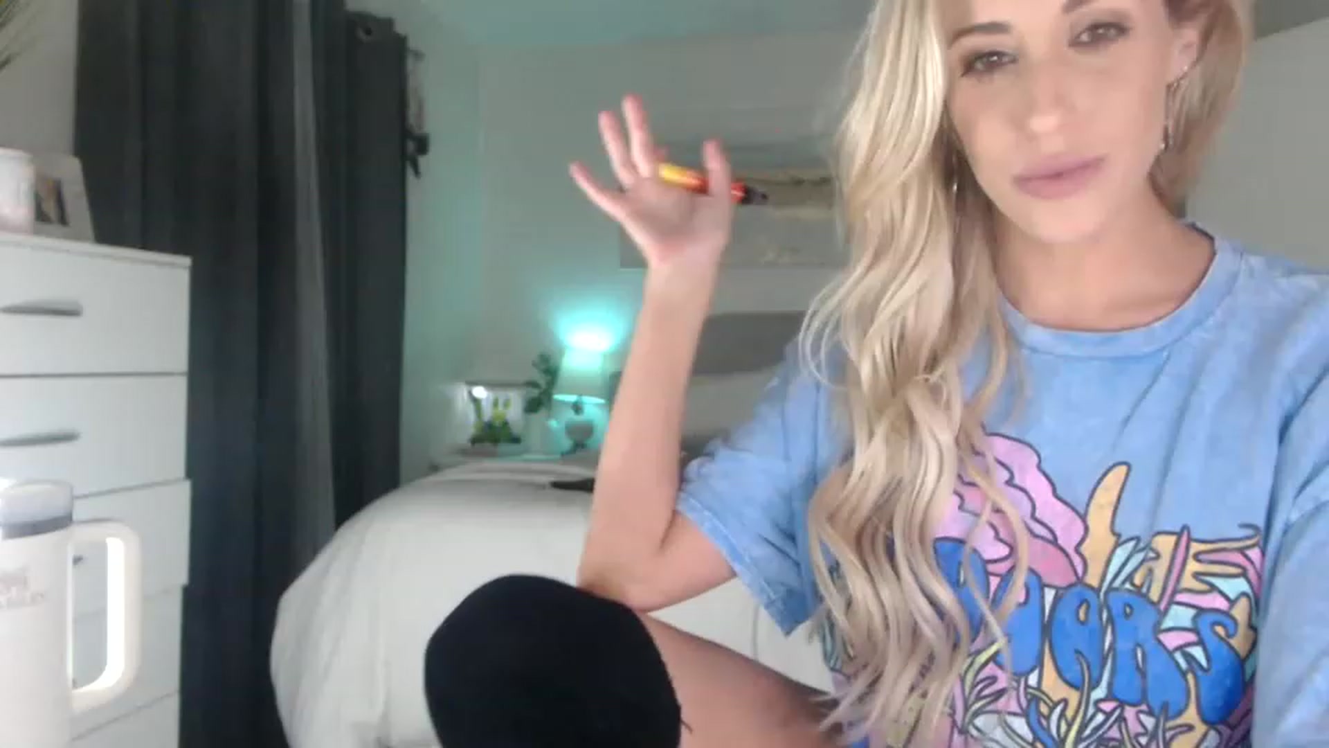 Gallery image thumbnail from Queen_bambii's myfreecams stream on, 01/06/2023, 08:33 image 20 of 20