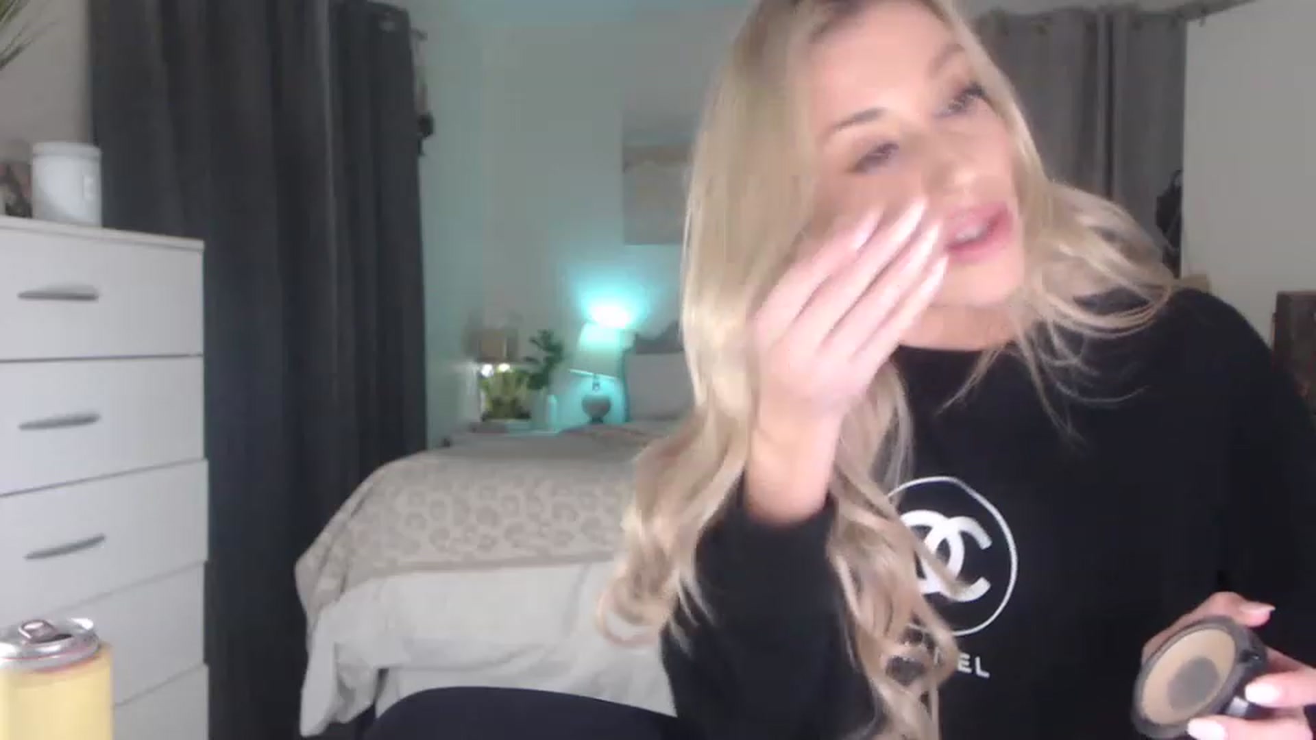 Gallery image thumbnail from Queen_bambii's myfreecams stream on, 01/23/2023, 08:24 image 8 of 20