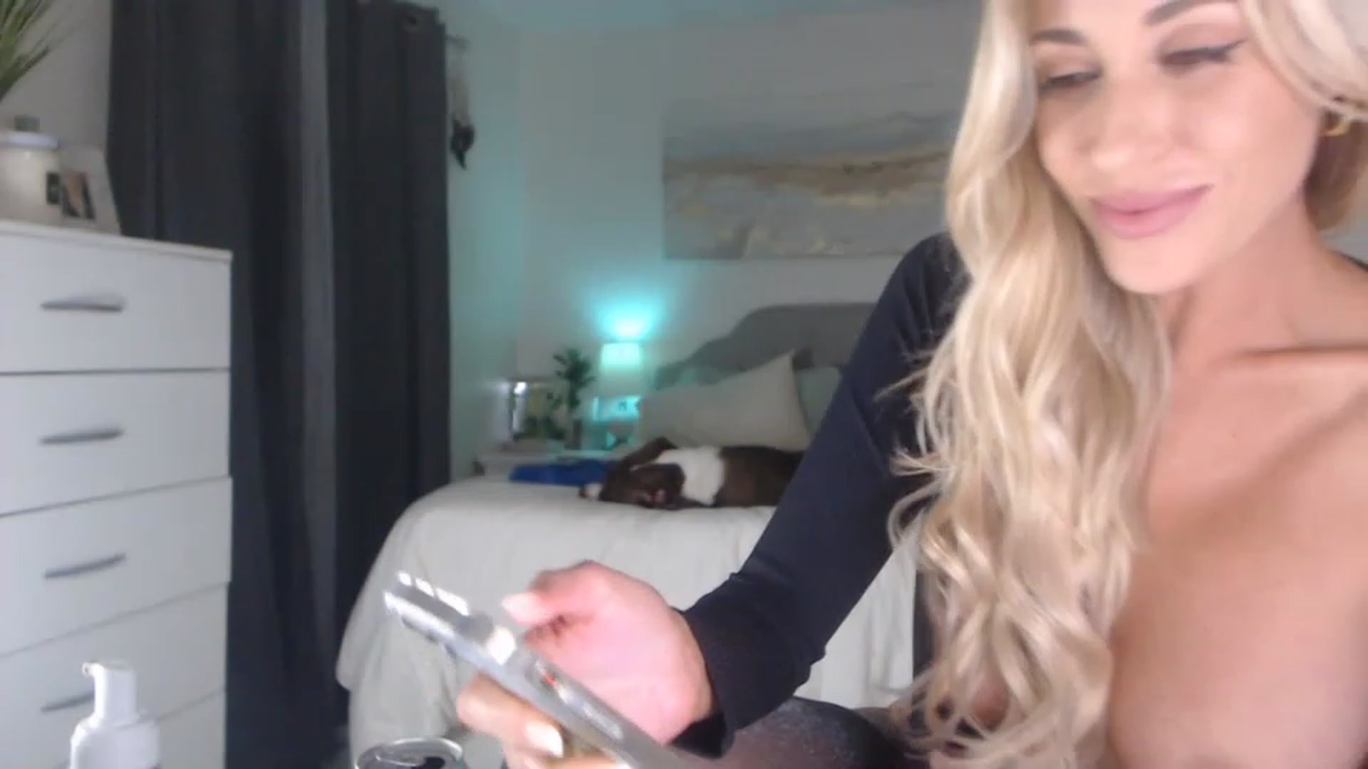 Gallery image thumbnail from Queen_bambii's myfreecams stream on, 02/06/2023, 09:01 image 13 of 20