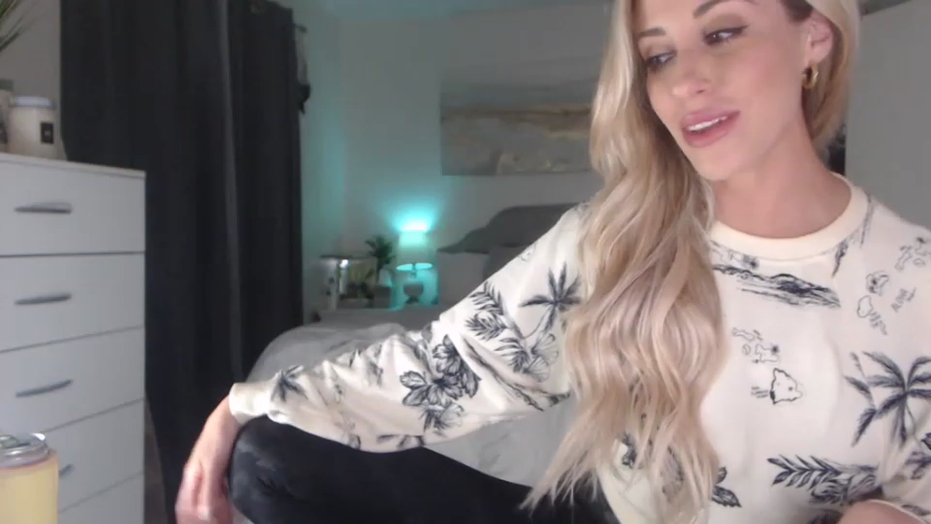 Gallery image thumbnail from Queen_bambii's myfreecams stream on, 02/09/2023, 07:43 image 9 of 20