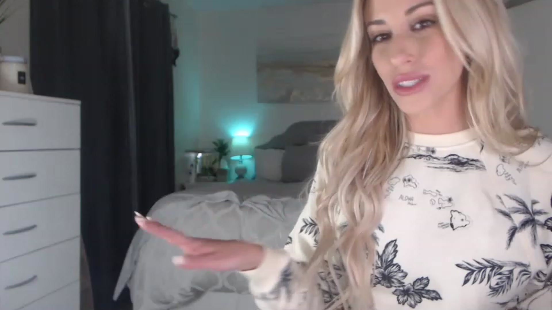 Gallery image thumbnail from Queen_bambii's myfreecams stream on, 02/09/2023, 07:43 image 5 of 20