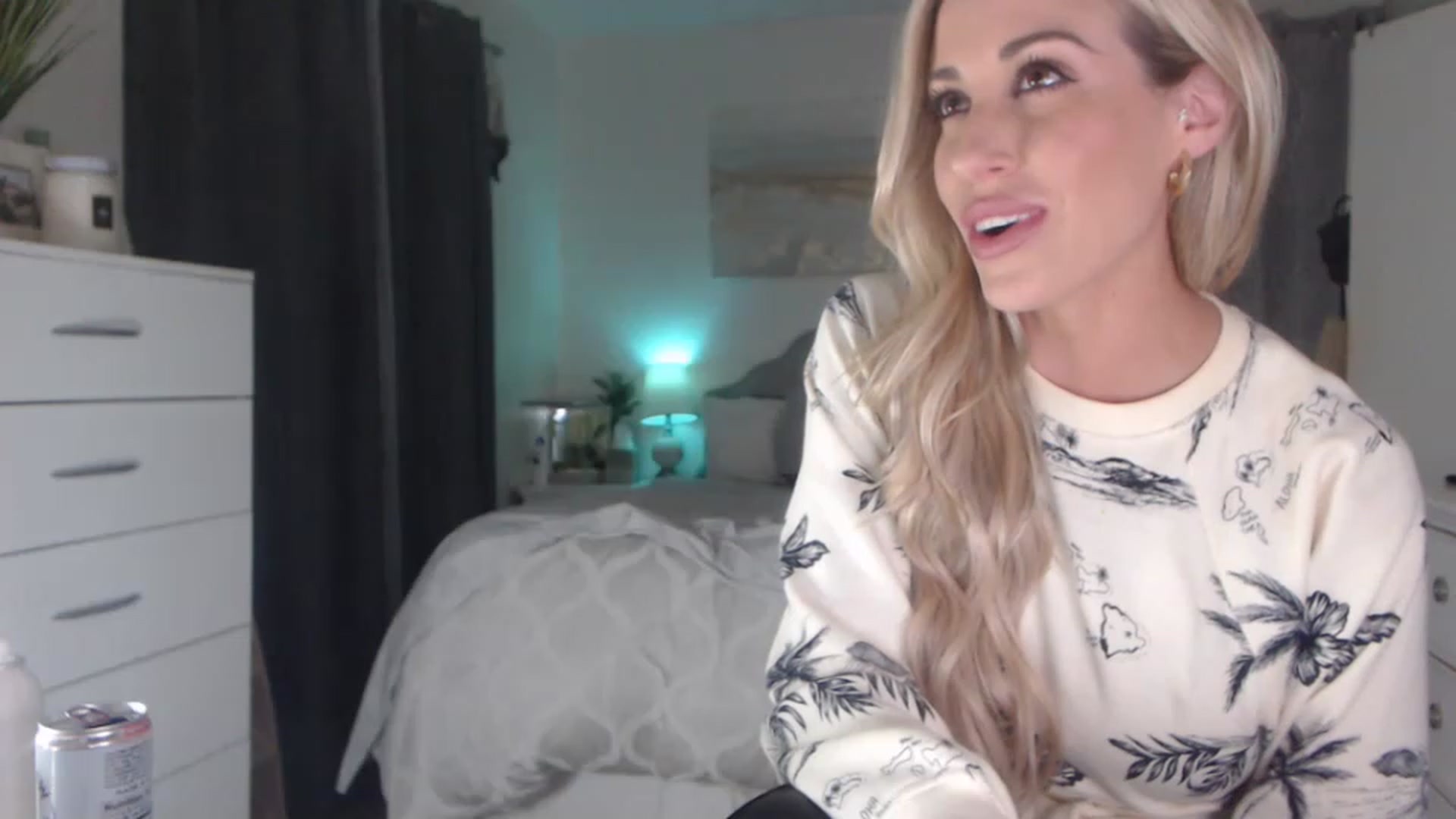 Gallery image thumbnail from Queen_bambii's myfreecams stream on, 02/09/2023, 07:43 image 19 of 20