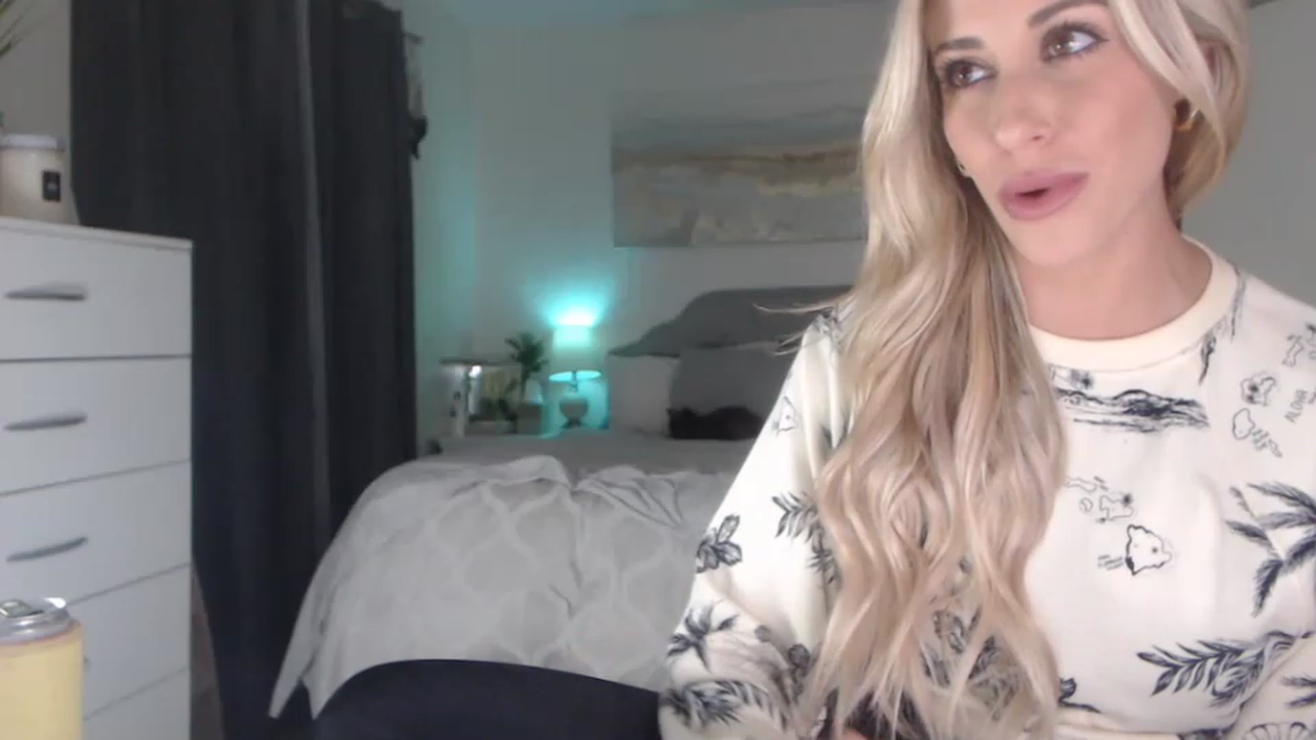 Gallery image thumbnail from Queen_bambii's myfreecams stream on, 02/09/2023, 07:43 image 7 of 20