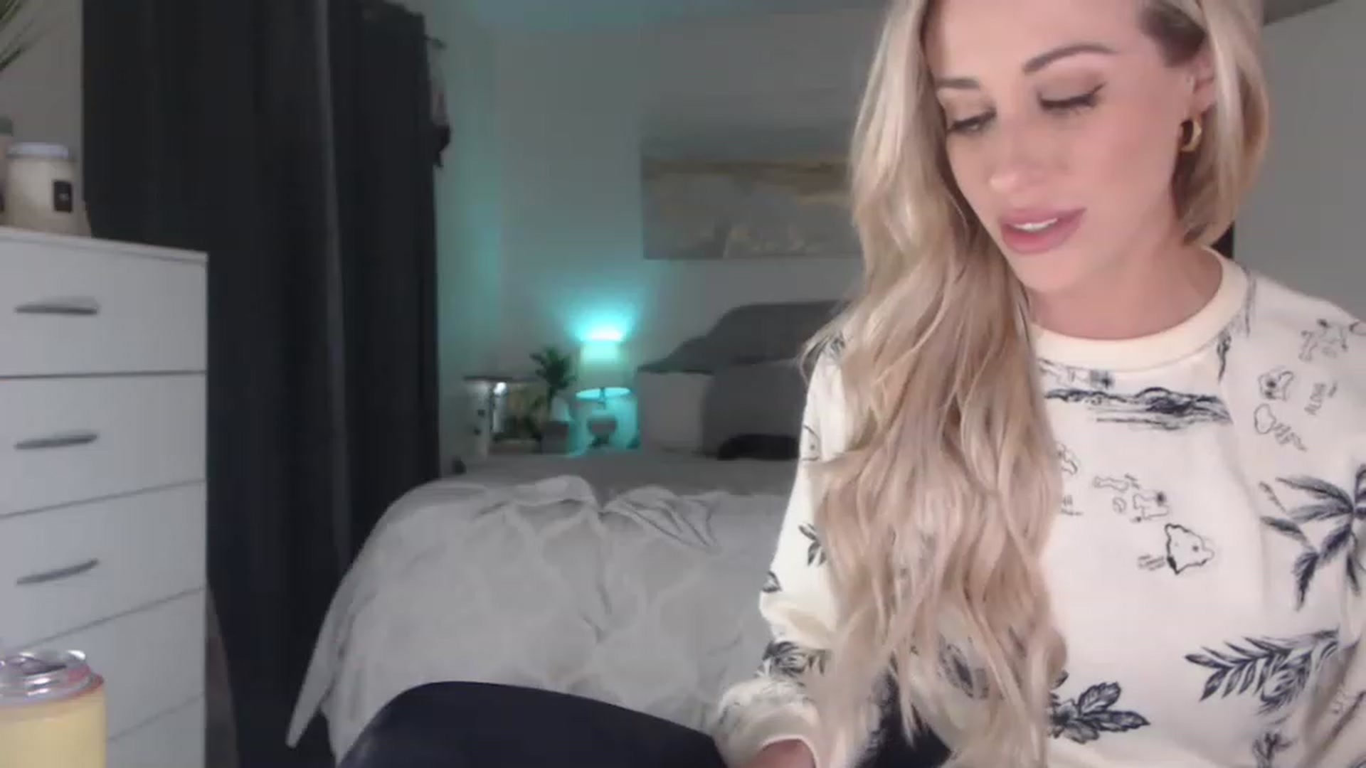 Gallery image thumbnail from Queen_bambii's myfreecams stream on, 02/09/2023, 07:43 image 12 of 20