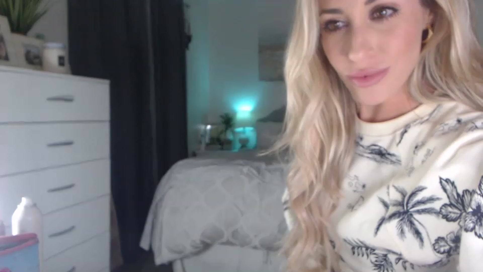 Gallery image thumbnail from Queen_bambii's myfreecams stream on, 02/09/2023, 08:47 image 13 of 20