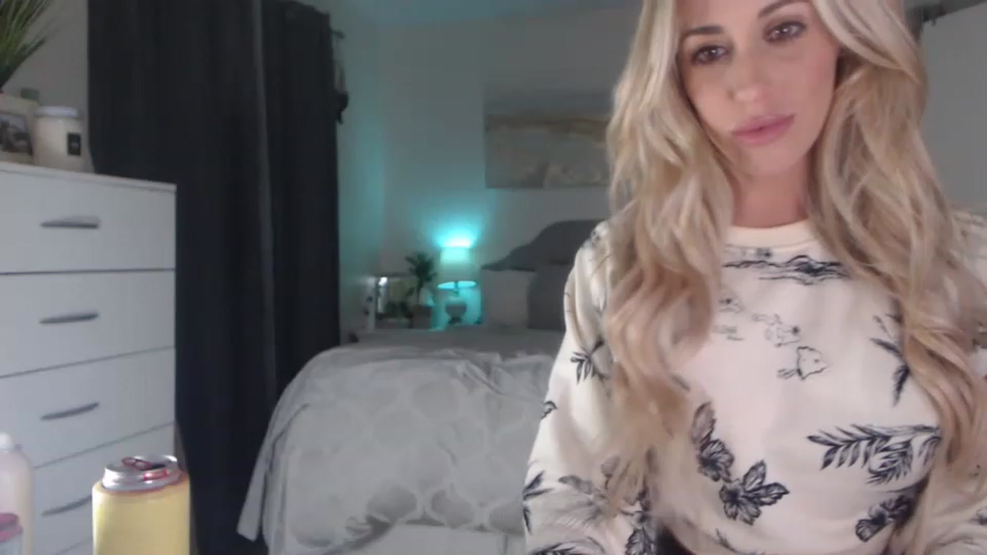 Gallery image thumbnail from Queen_bambii's myfreecams stream on, 02/09/2023, 08:47 image 6 of 20