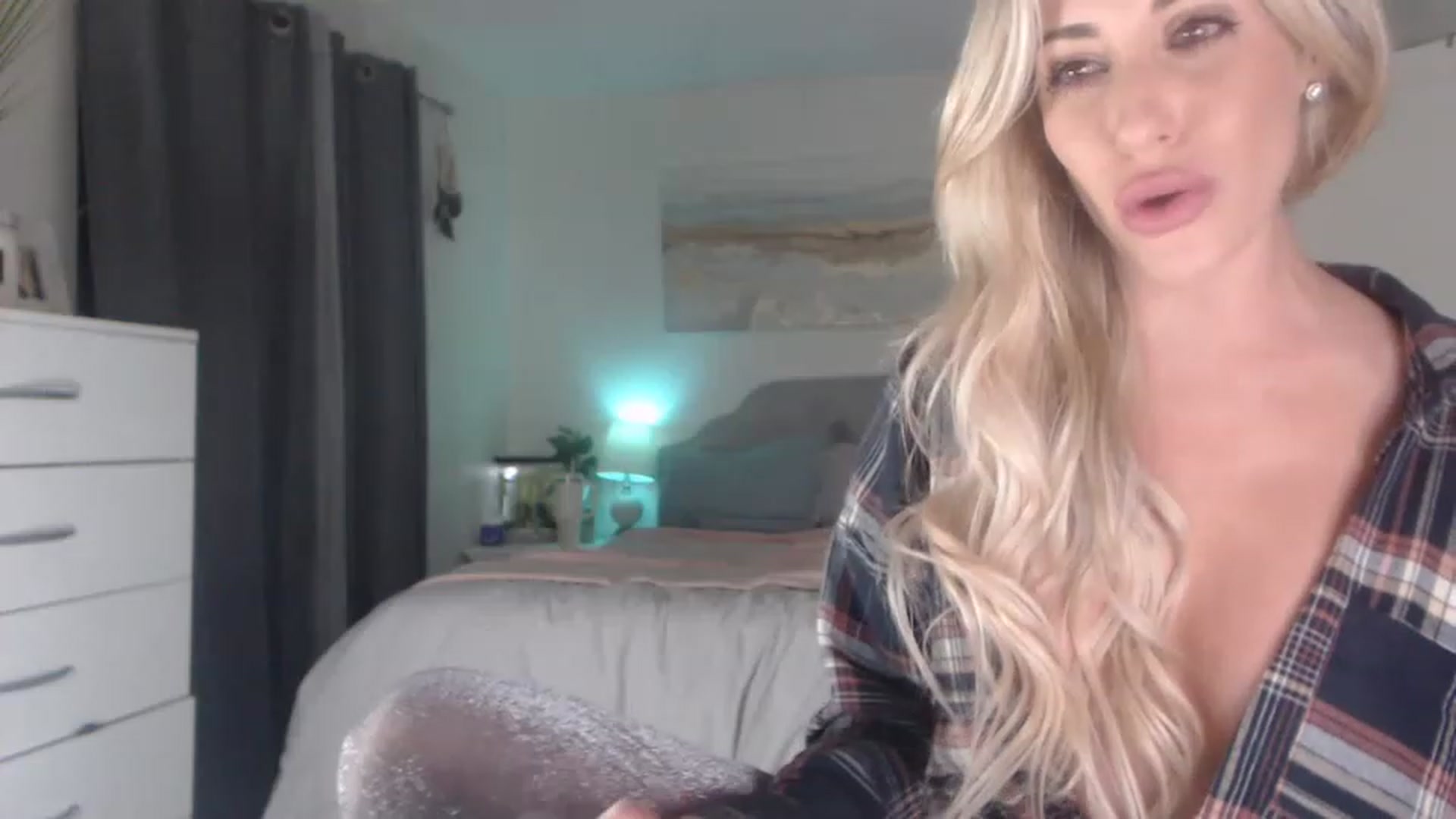 Gallery image thumbnail from Queen_bambii's myfreecams stream on, 02/11/2023, 09:38 image 15 of 20