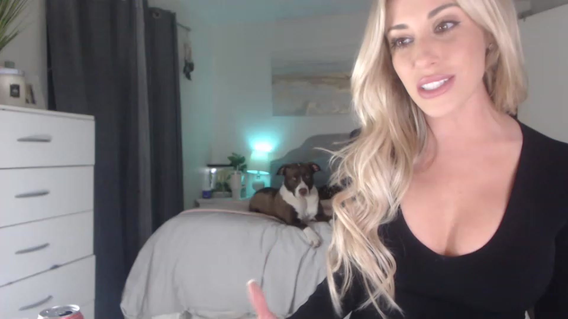 Gallery image thumbnail from Queen_bambii's myfreecams stream on, 02/11/2023, 09:38 image 3 of 20