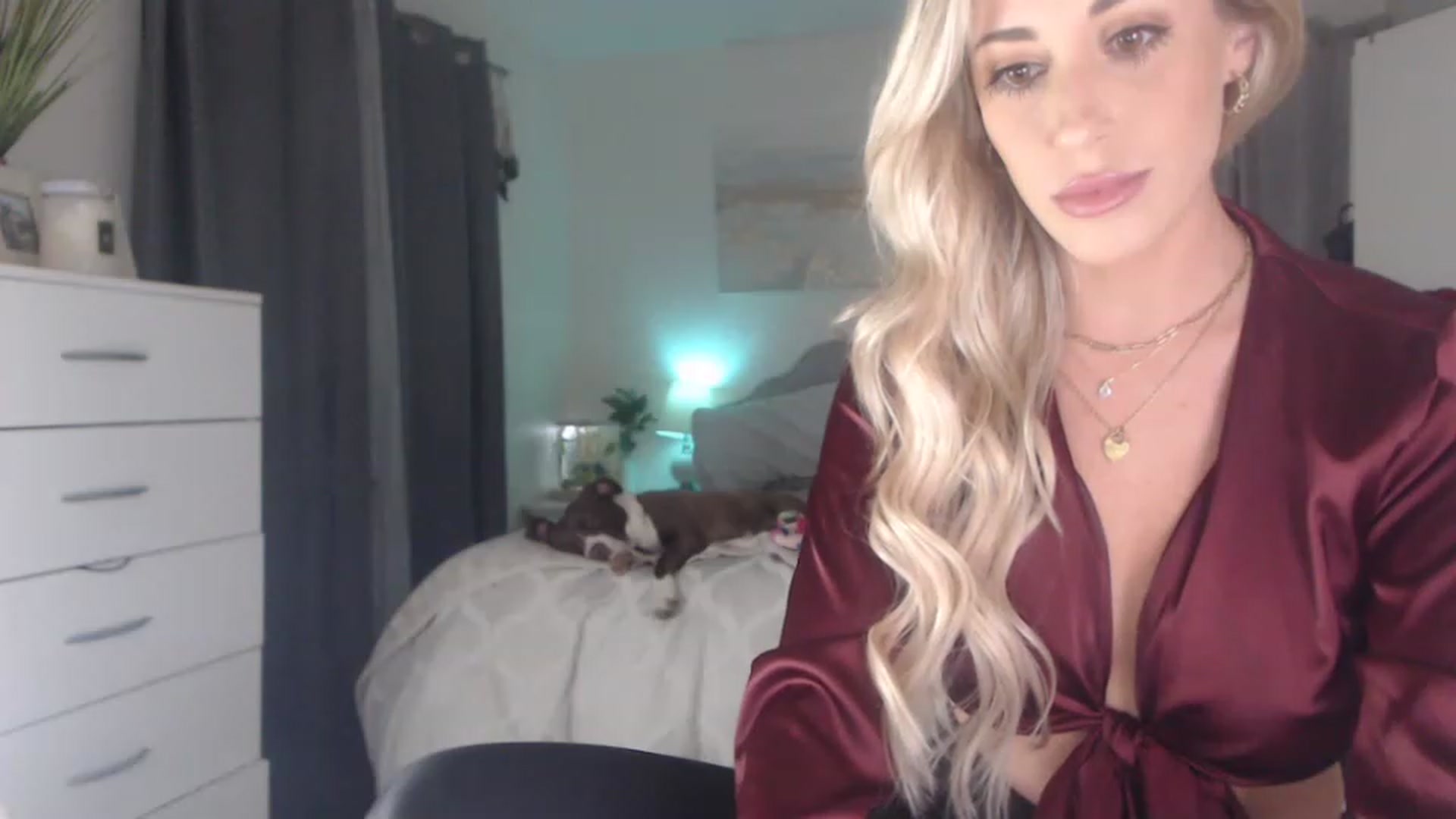 Gallery image thumbnail from Queen_bambii's myfreecams stream on, 02/17/2023, 10:46 image 3 of 20