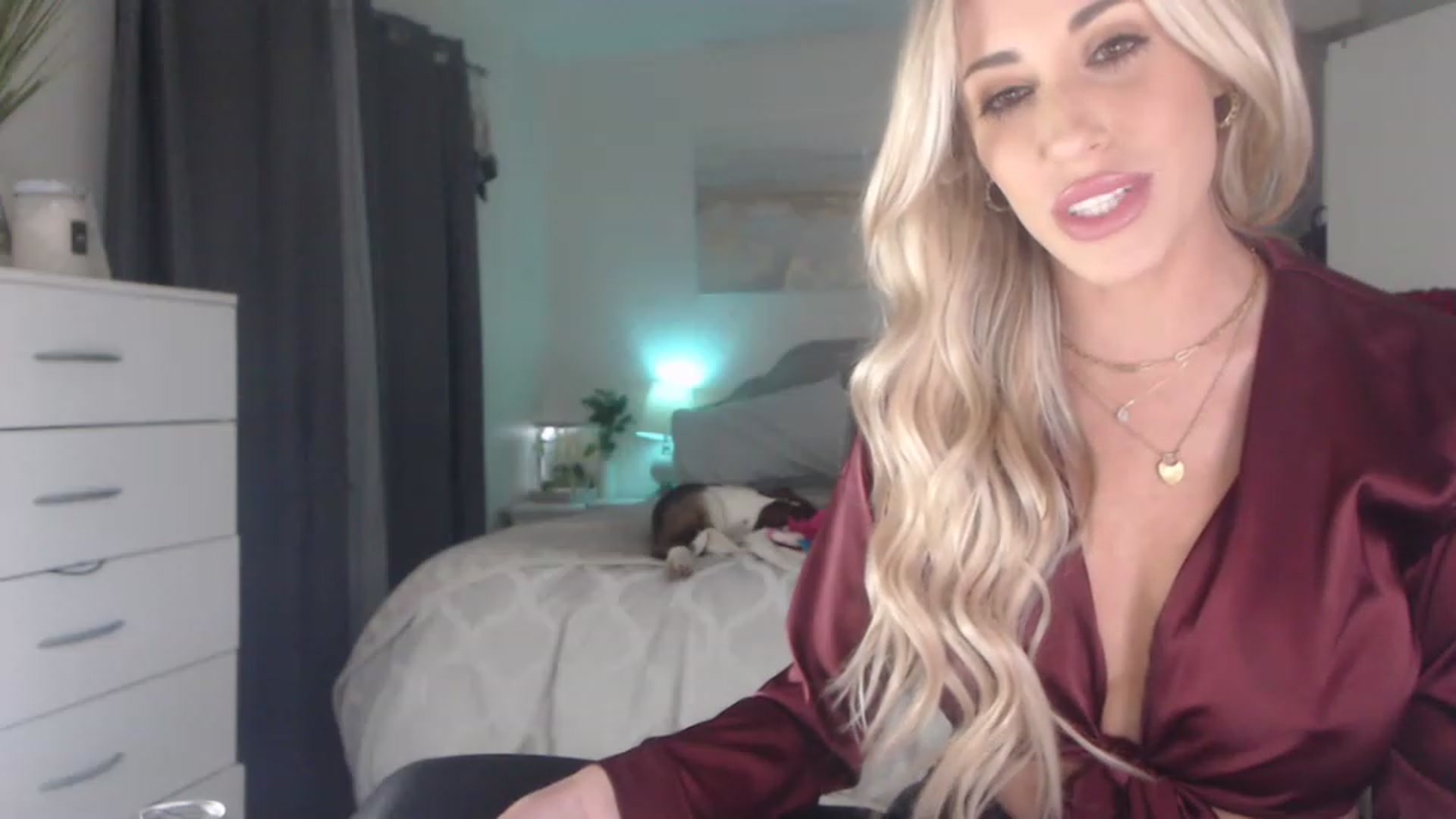 Gallery image thumbnail from Queen_bambii's myfreecams stream on, 02/17/2023, 10:46 image 4 of 20