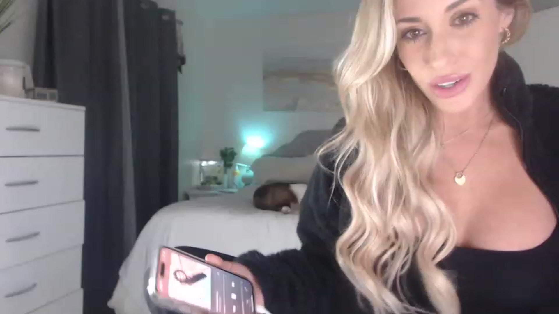 Gallery image thumbnail from Queen_bambii's myfreecams stream on, 02/24/2023, 09:25 image 3 of 20