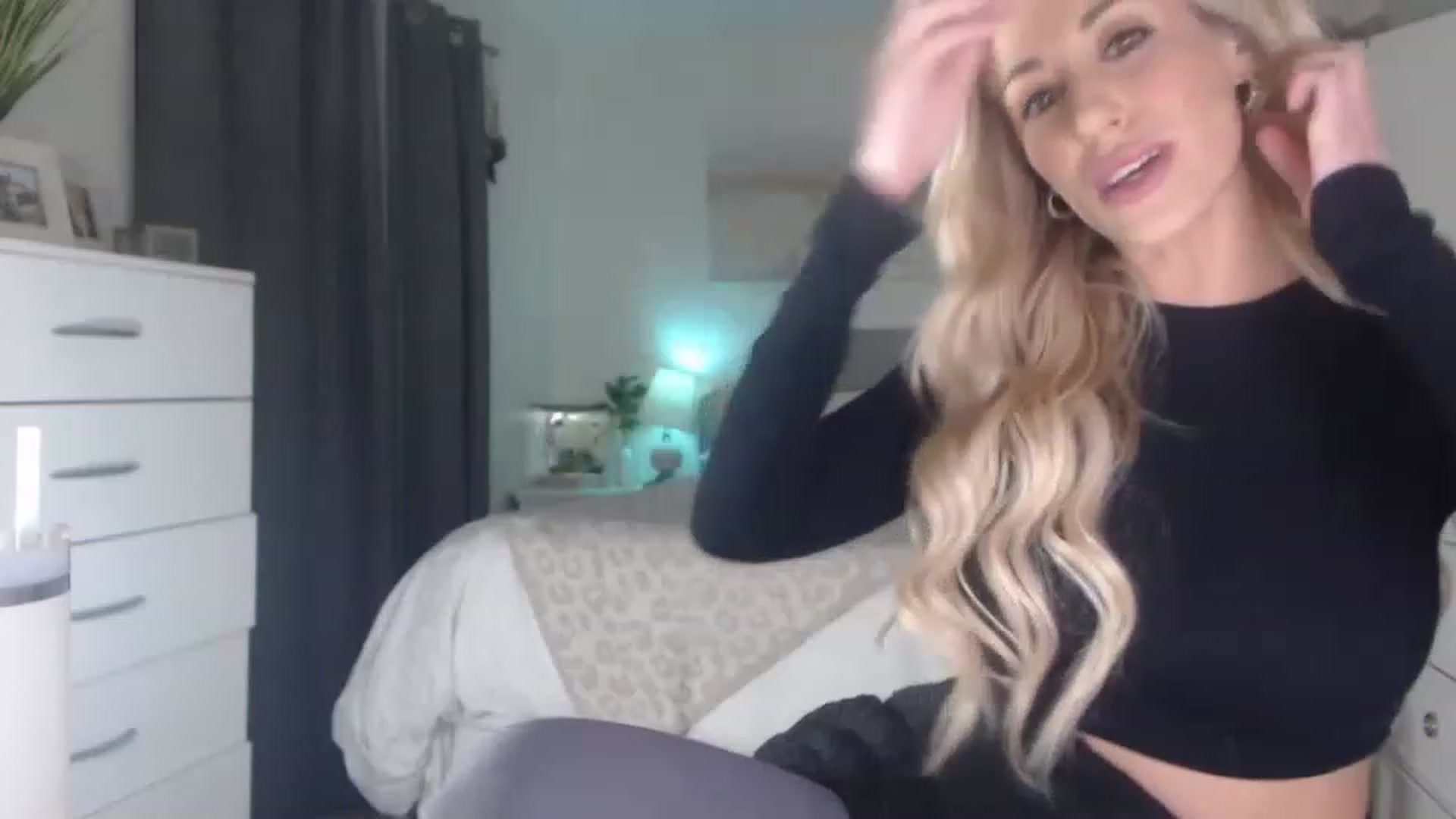 Gallery image thumbnail from Queen_bambii's myfreecams stream on, 02/28/2023, 07:03 image 11 of 20