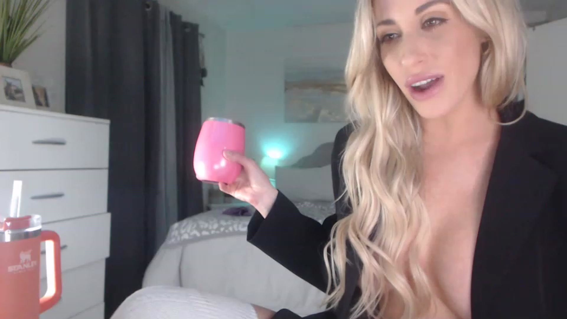 Gallery image thumbnail from Queen_bambii's myfreecams stream on, 04/12/2023, 07:16 image 20 of 20