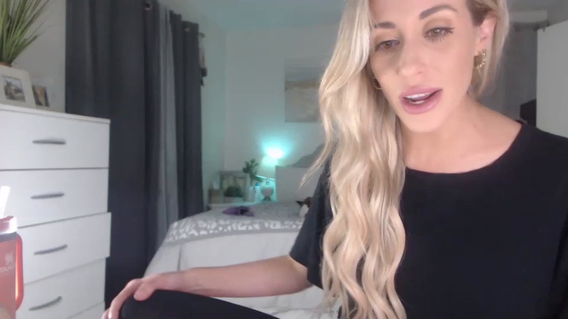 Gallery image thumbnail from Queen_bambii's myfreecams stream on, 04/12/2023, 07:16 image 8 of 20