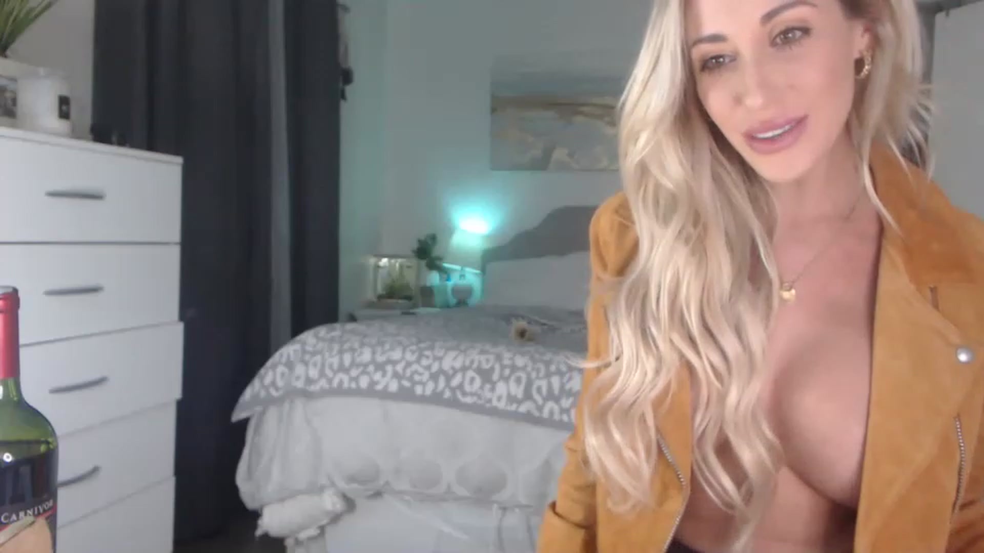 Gallery image thumbnail from Queen_bambii's myfreecams stream on, 04/14/2023, 05:41 image 20 of 20