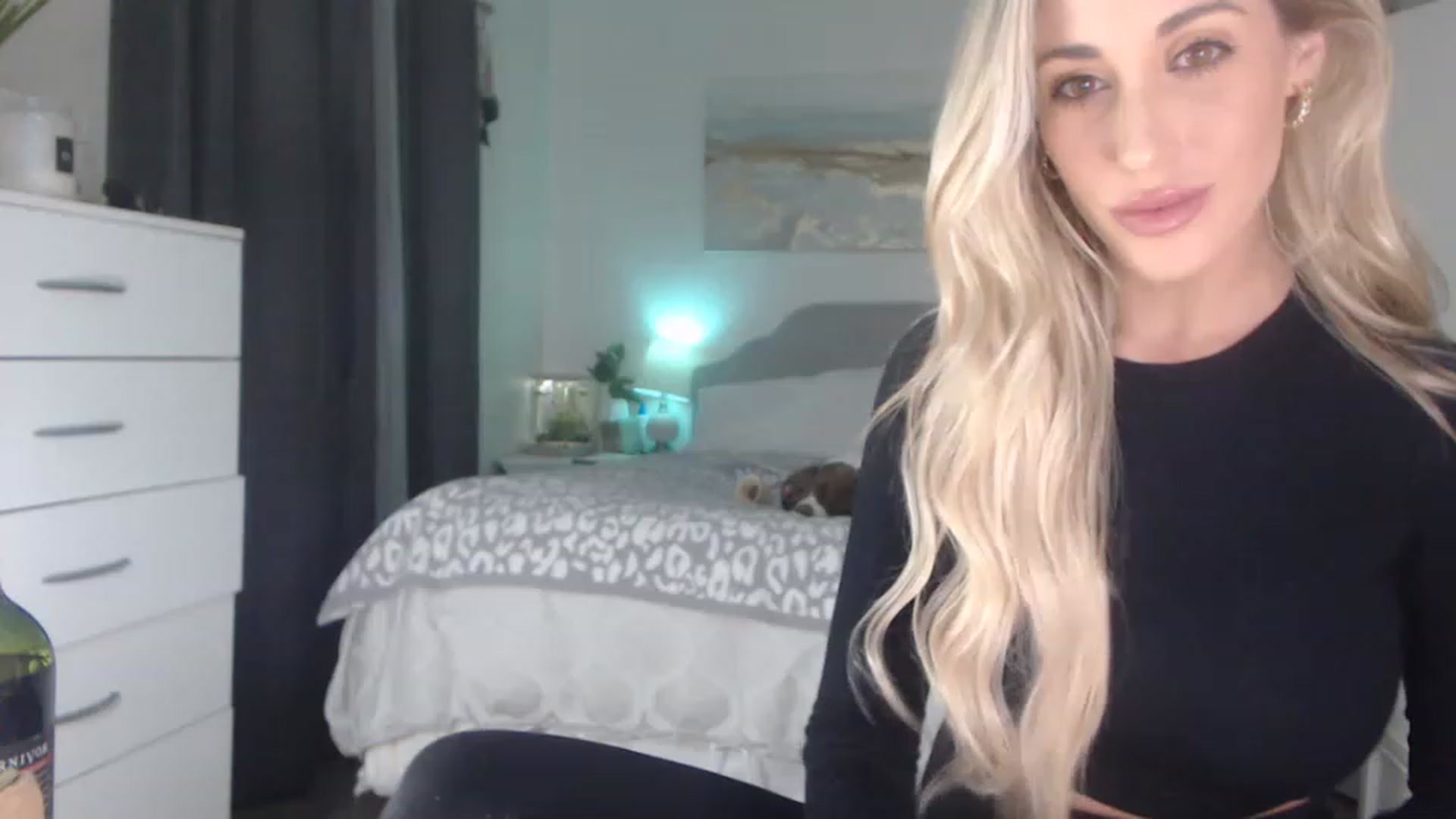Gallery image thumbnail from Queen_bambii's myfreecams stream on, 04/14/2023, 05:41 image 13 of 20