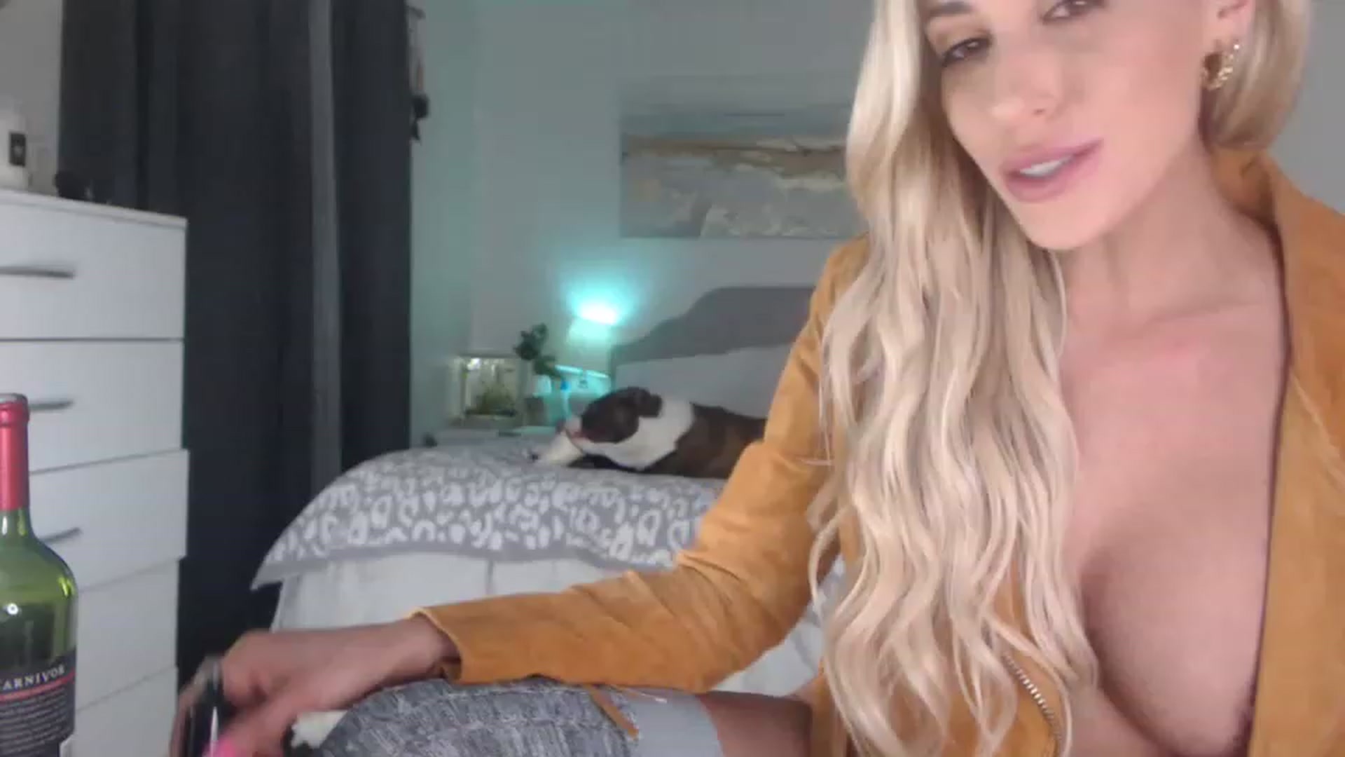 Gallery image thumbnail from Queen_bambii's myfreecams stream on, 04/14/2023, 07:07 image 16 of 20