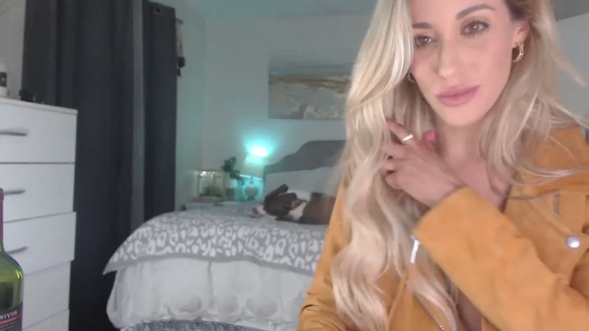 Gallery image thumbnail from Queen_bambii's myfreecams stream on, 04/14/2023, 07:07 image 13 of 20