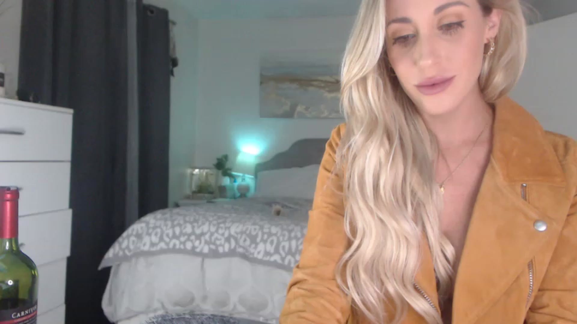 Gallery image thumbnail from Queen_bambii's myfreecams stream on, 04/14/2023, 07:07 image 2 of 20